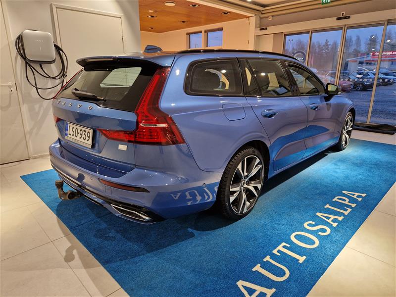 VOLVO V60 2021