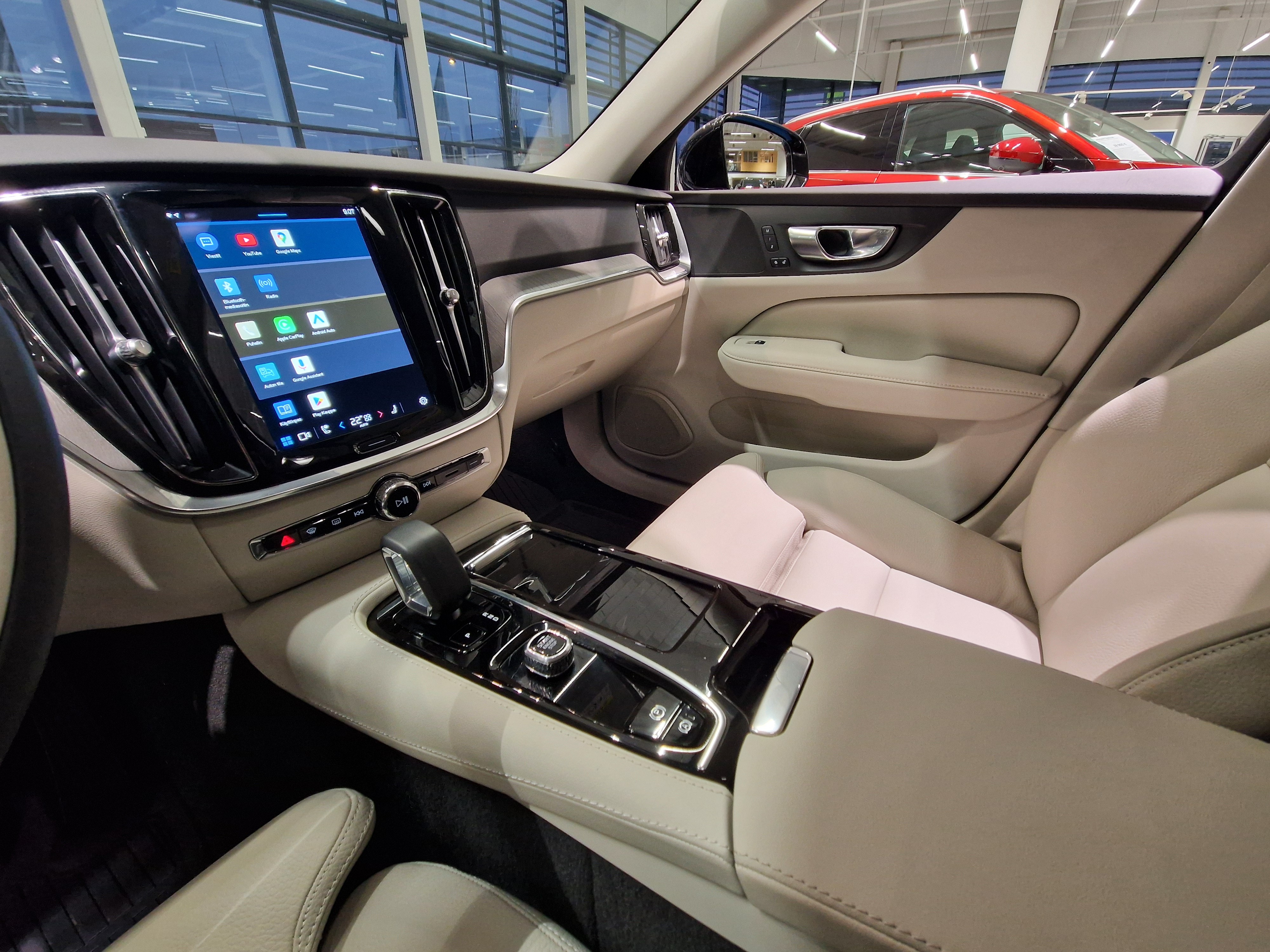 VOLVO V60 2023