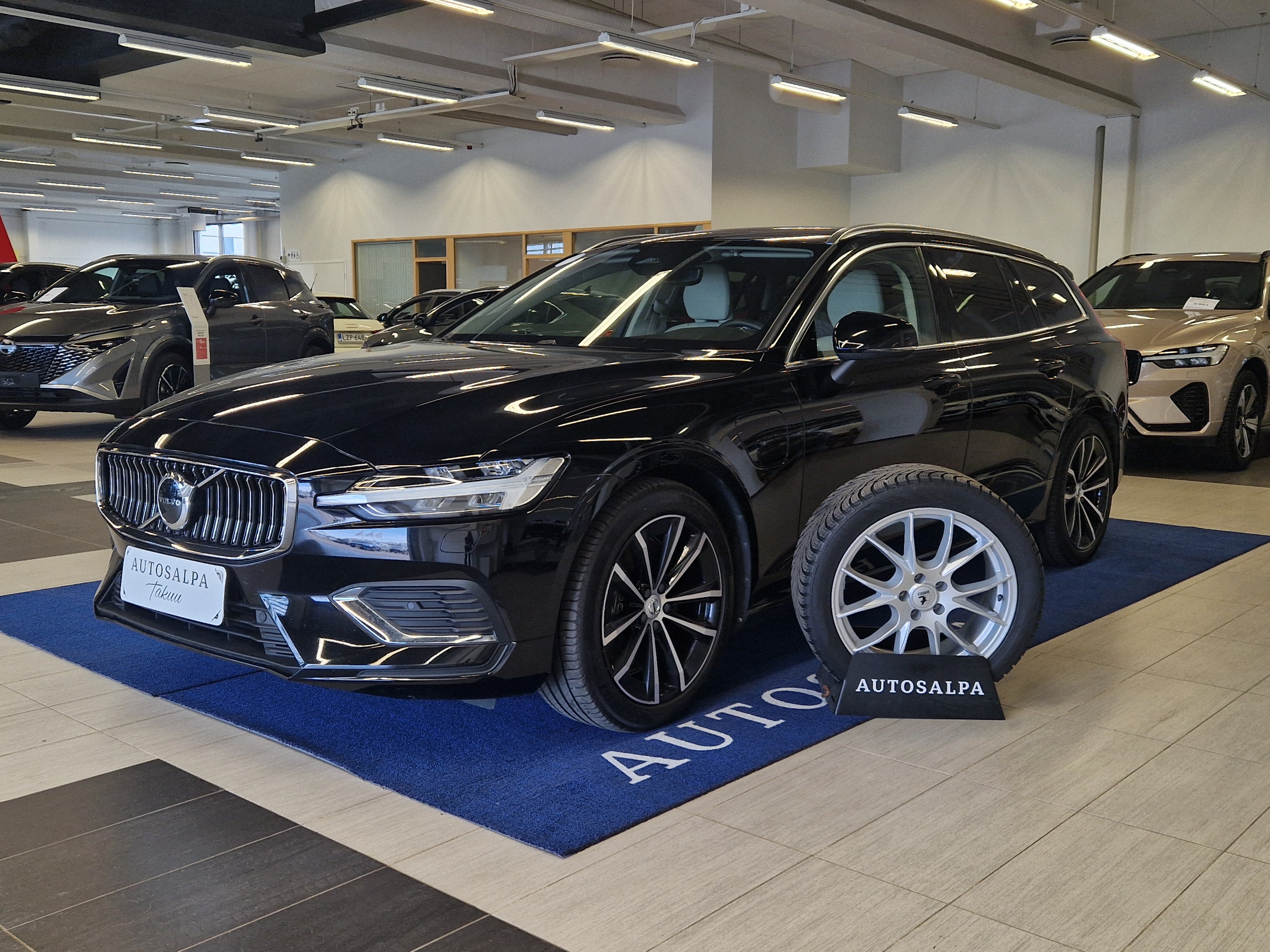 VOLVO V60 2023