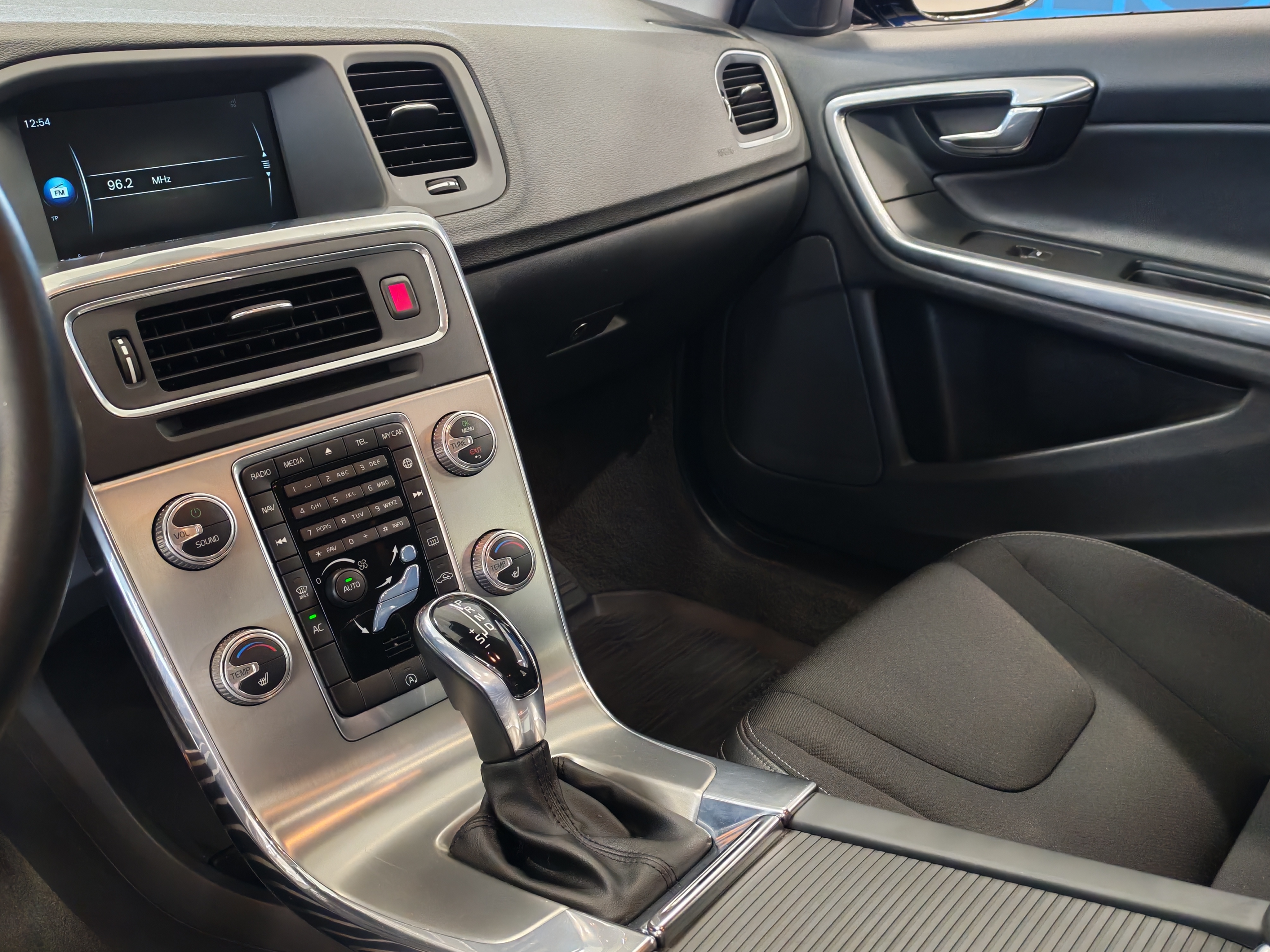 VOLVO V60 Cross Country 2016