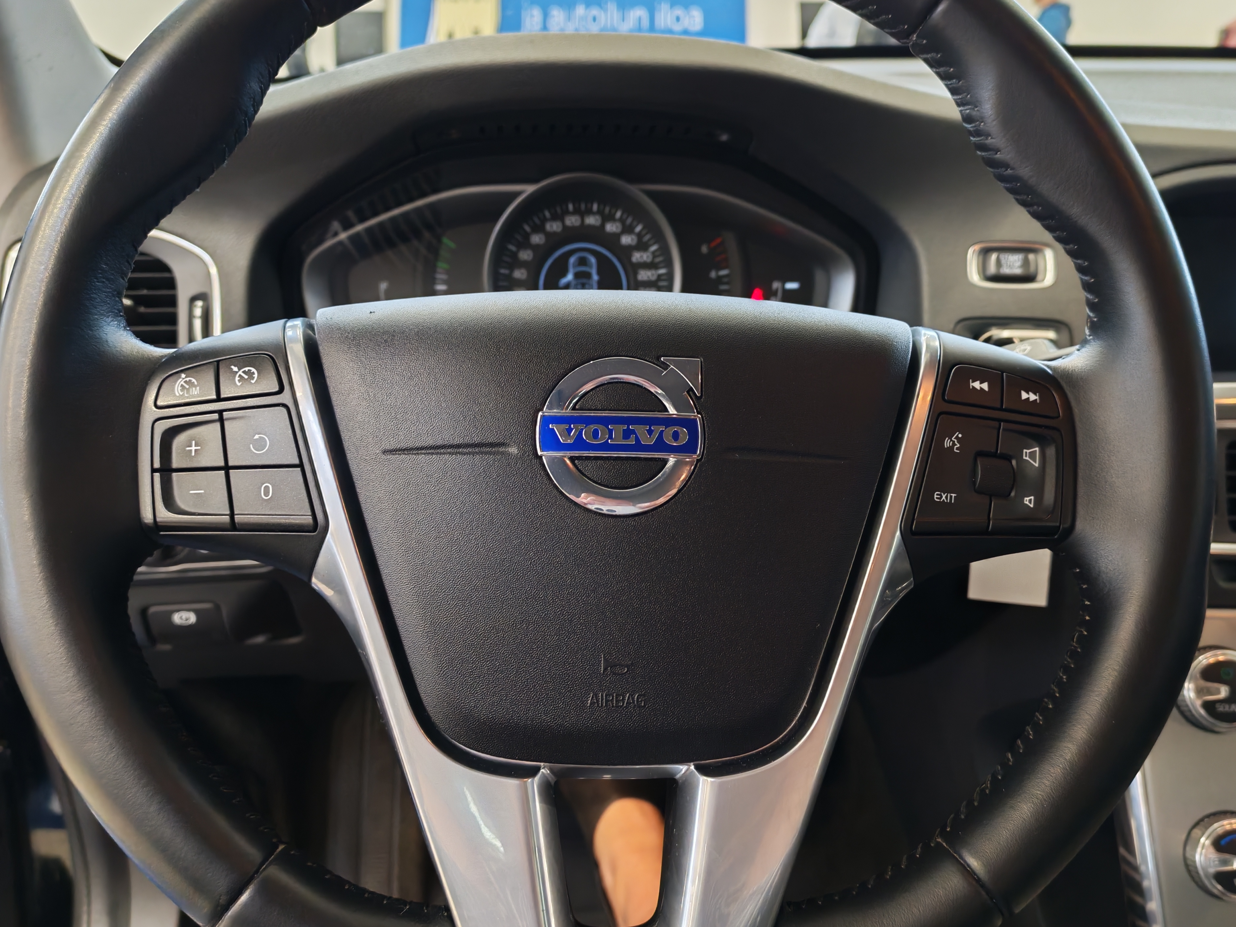VOLVO V60 Cross Country 2016