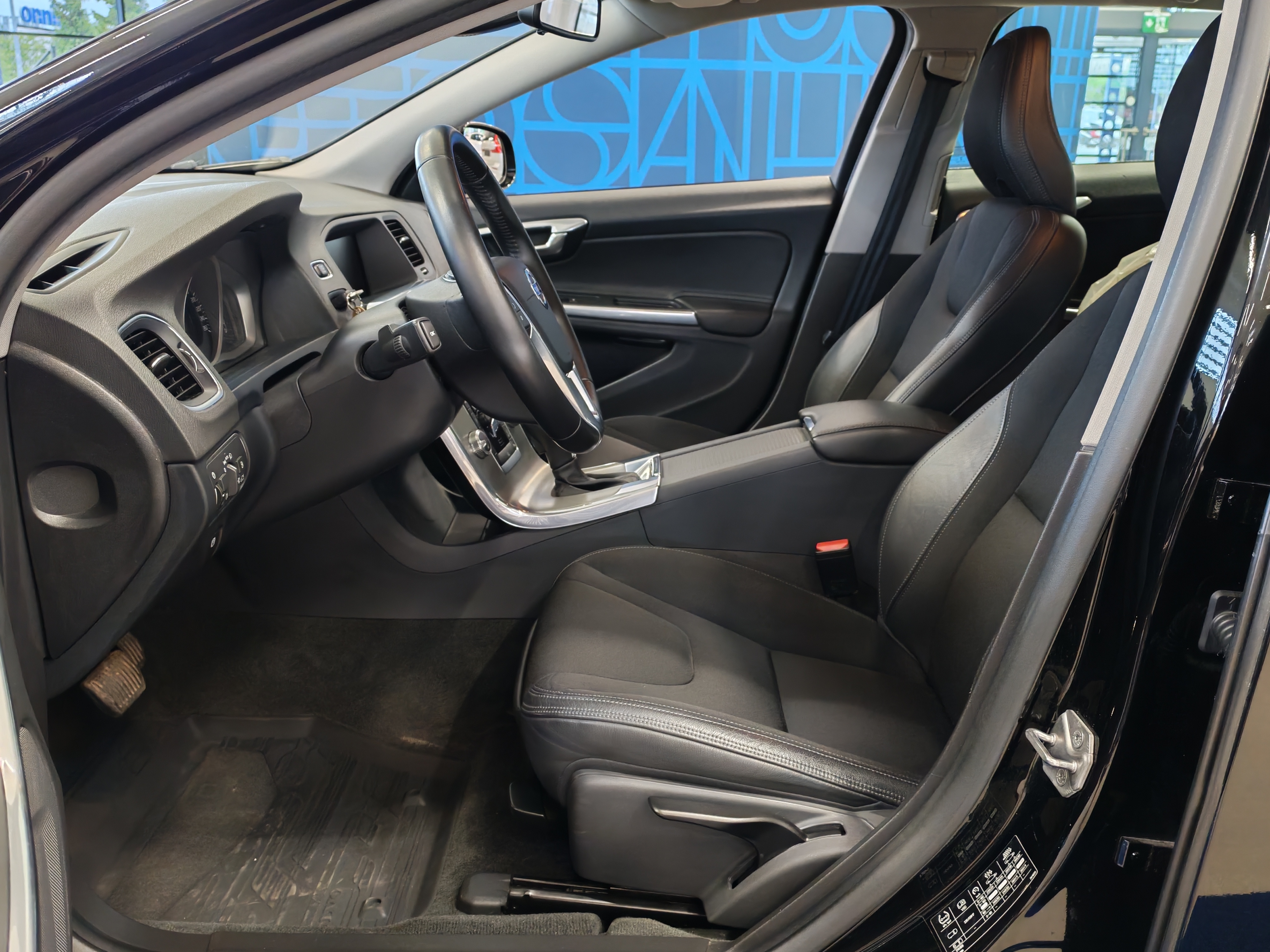 VOLVO V60 Cross Country 2016
