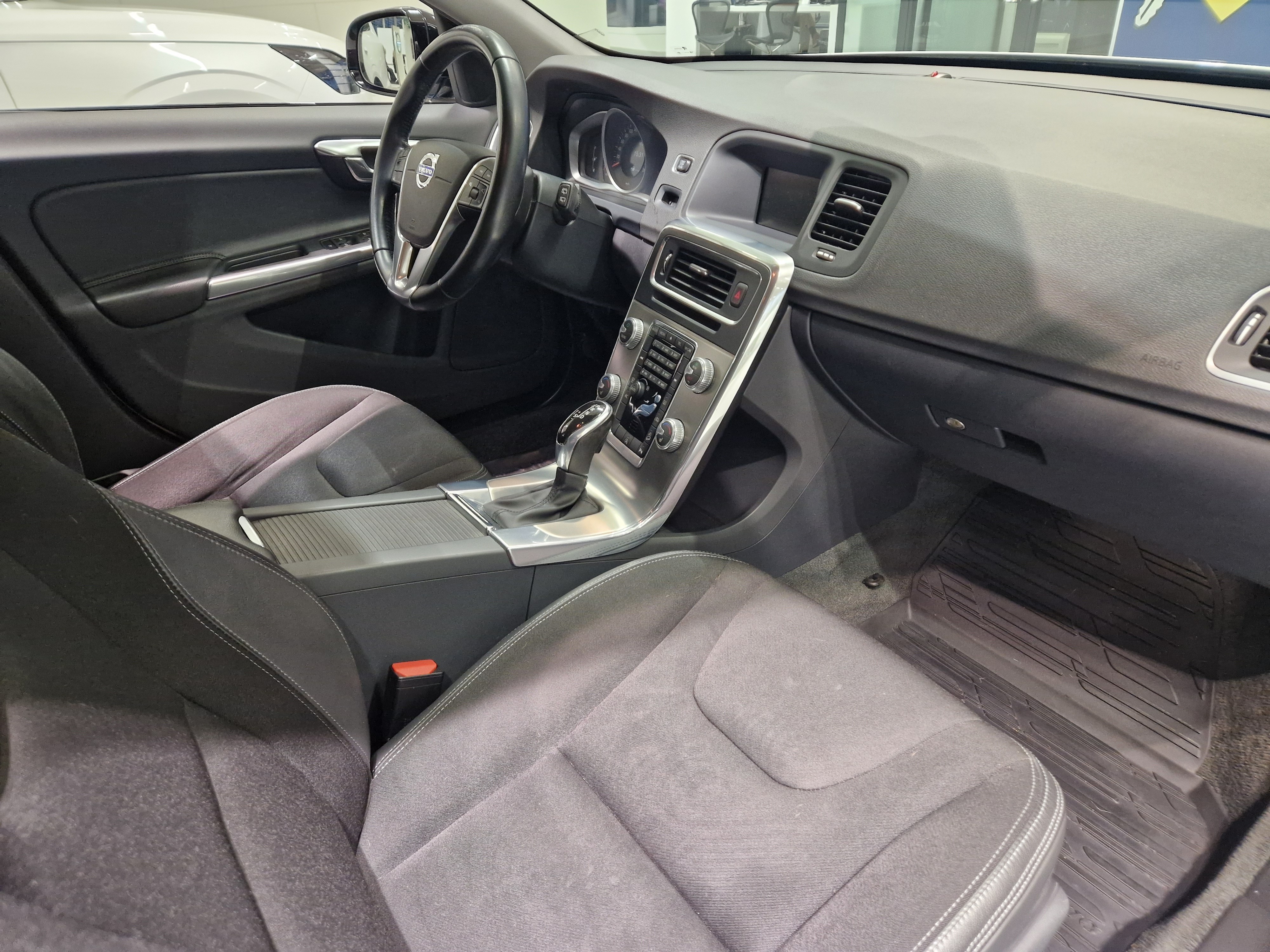 VOLVO V60 Cross Country 2016