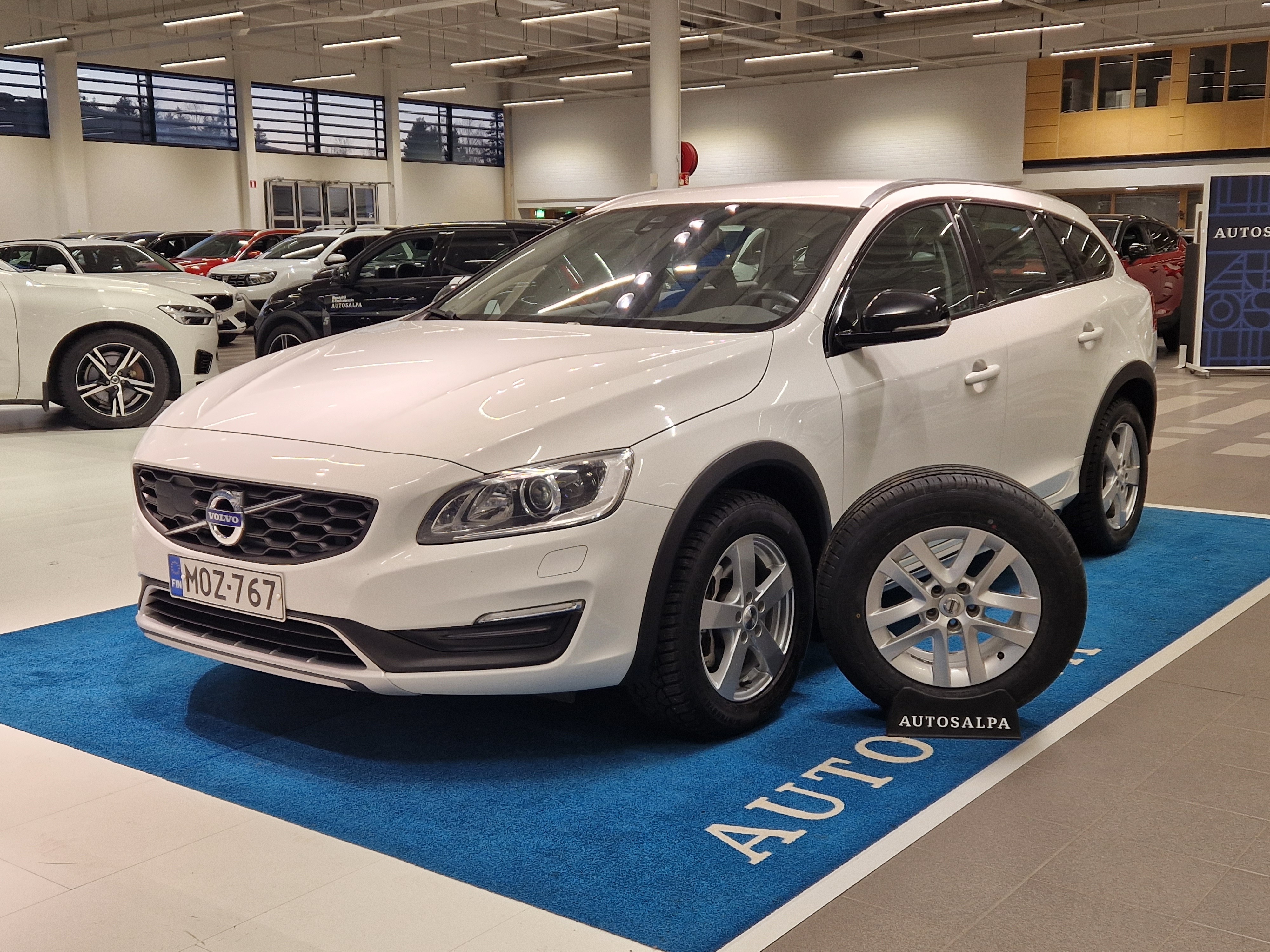 VOLVO V60 Cross Country 2016