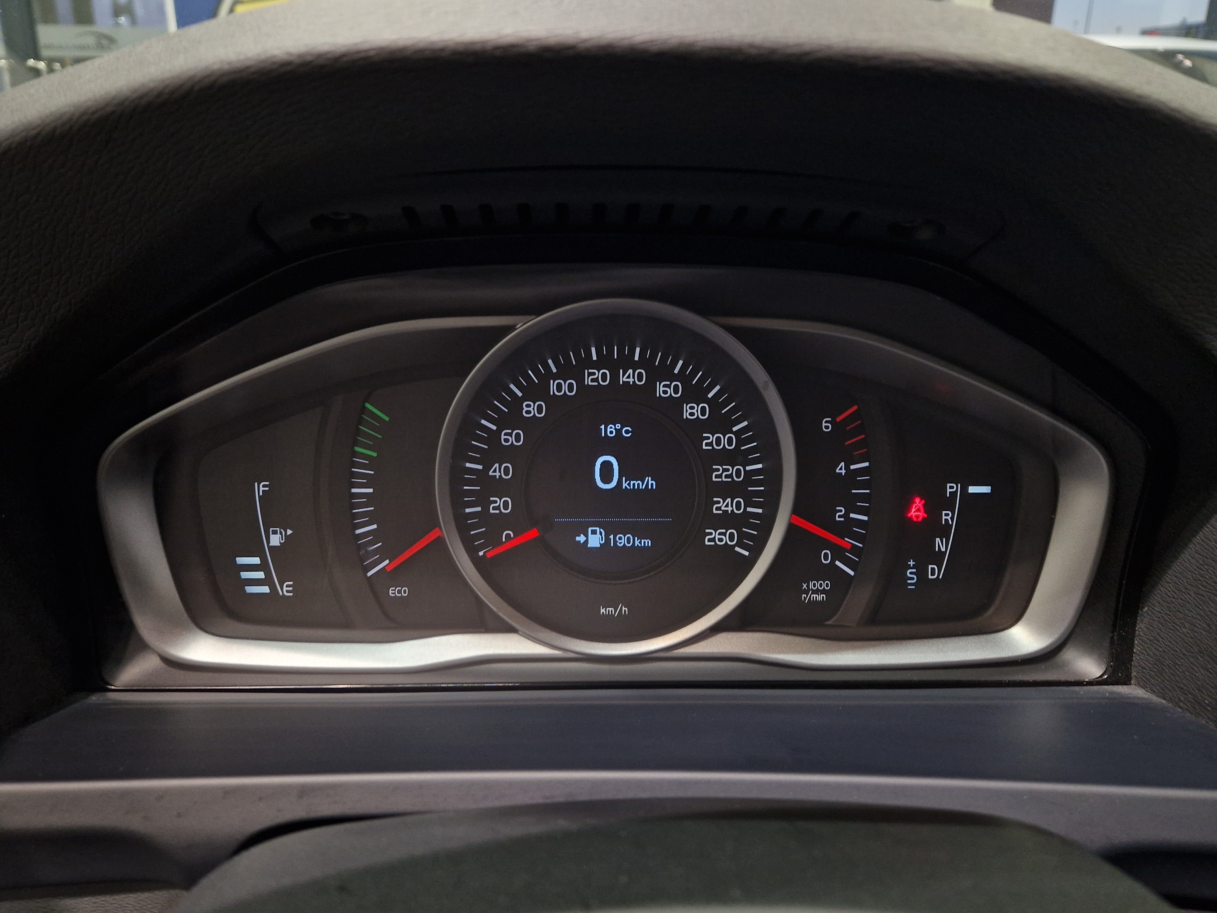 VOLVO V60 Cross Country 2016