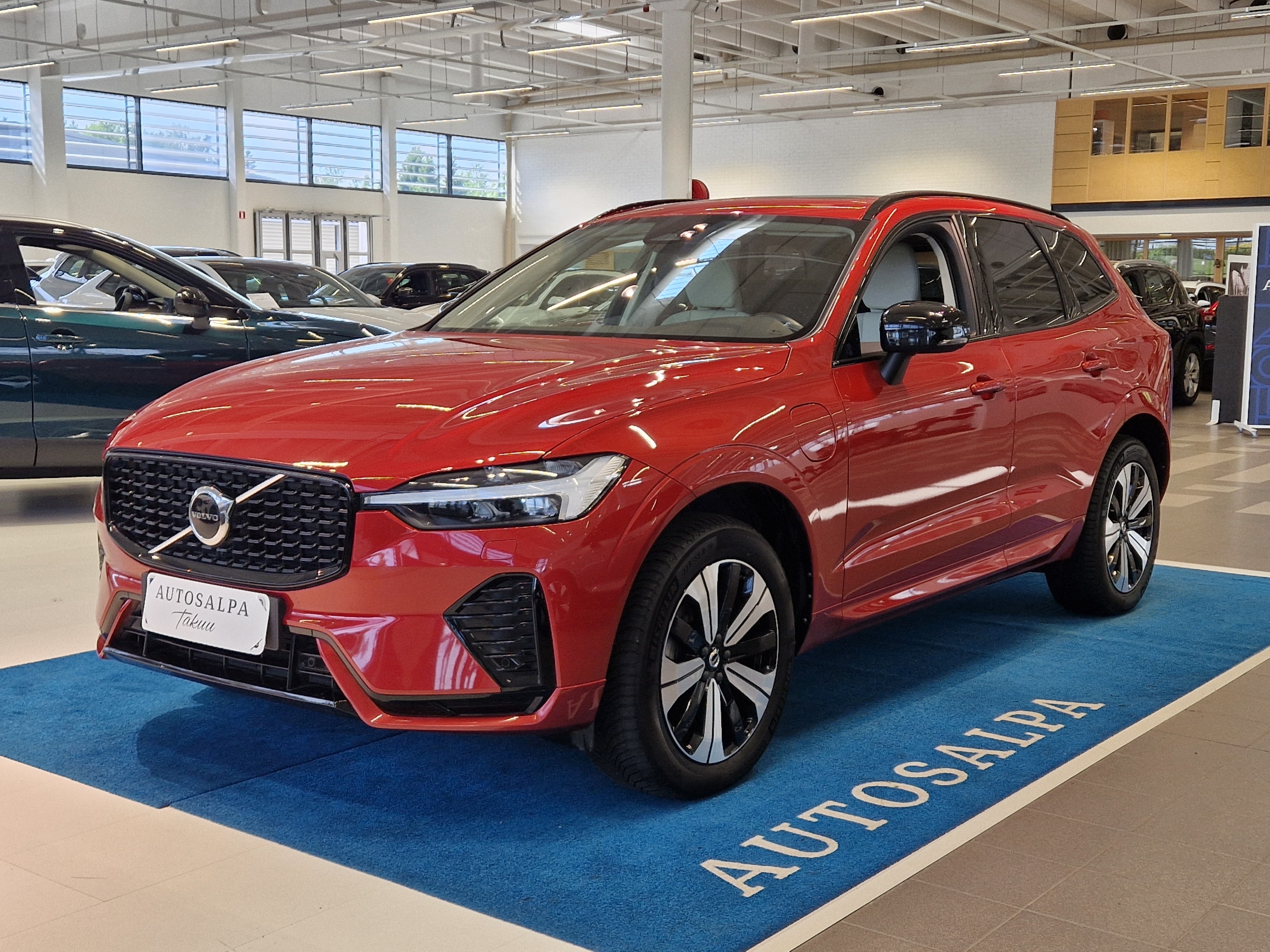 VOLVO XC60 2023