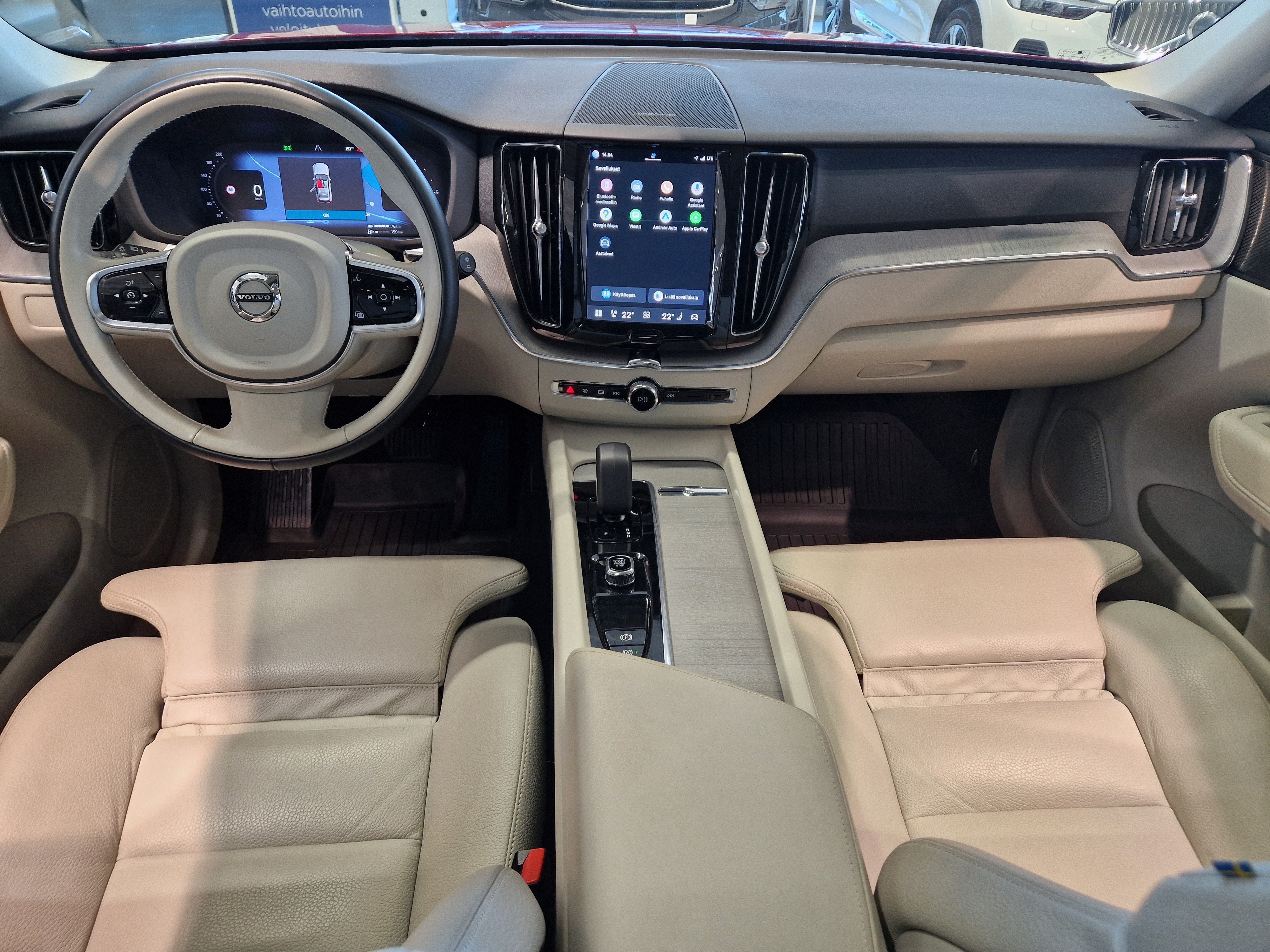 VOLVO XC60 2023