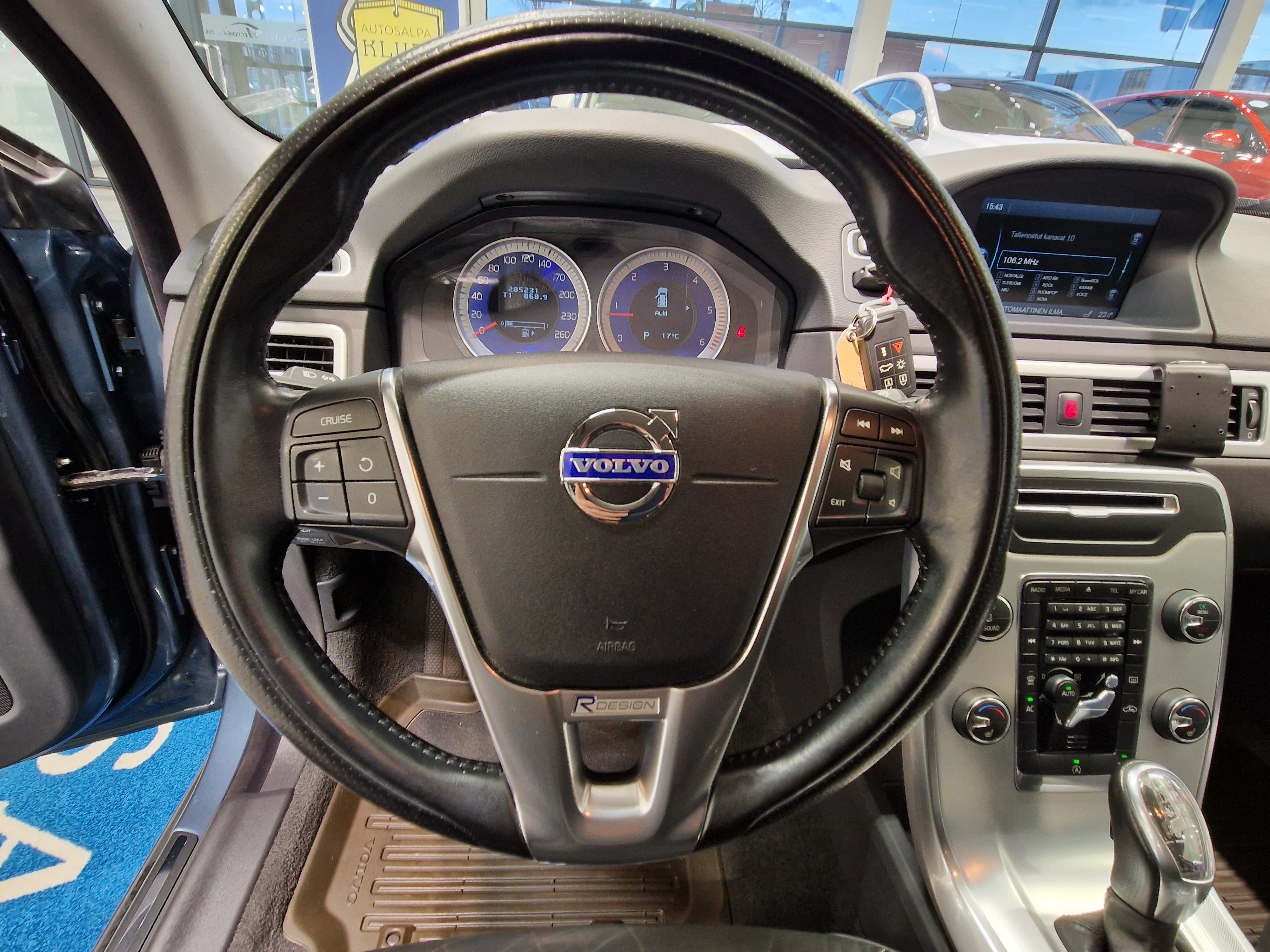 VOLVO V70 2013