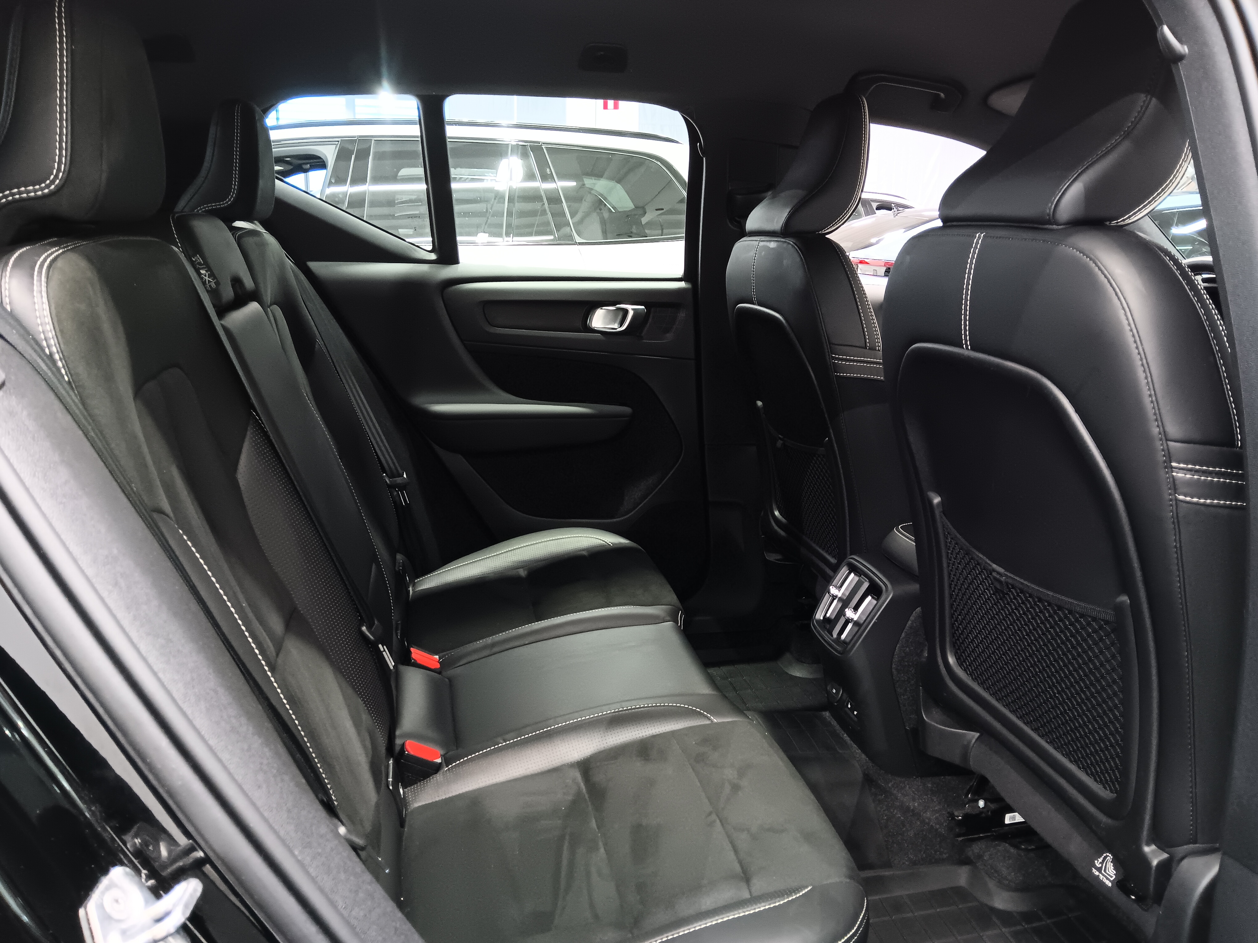 VOLVO XC40 2021