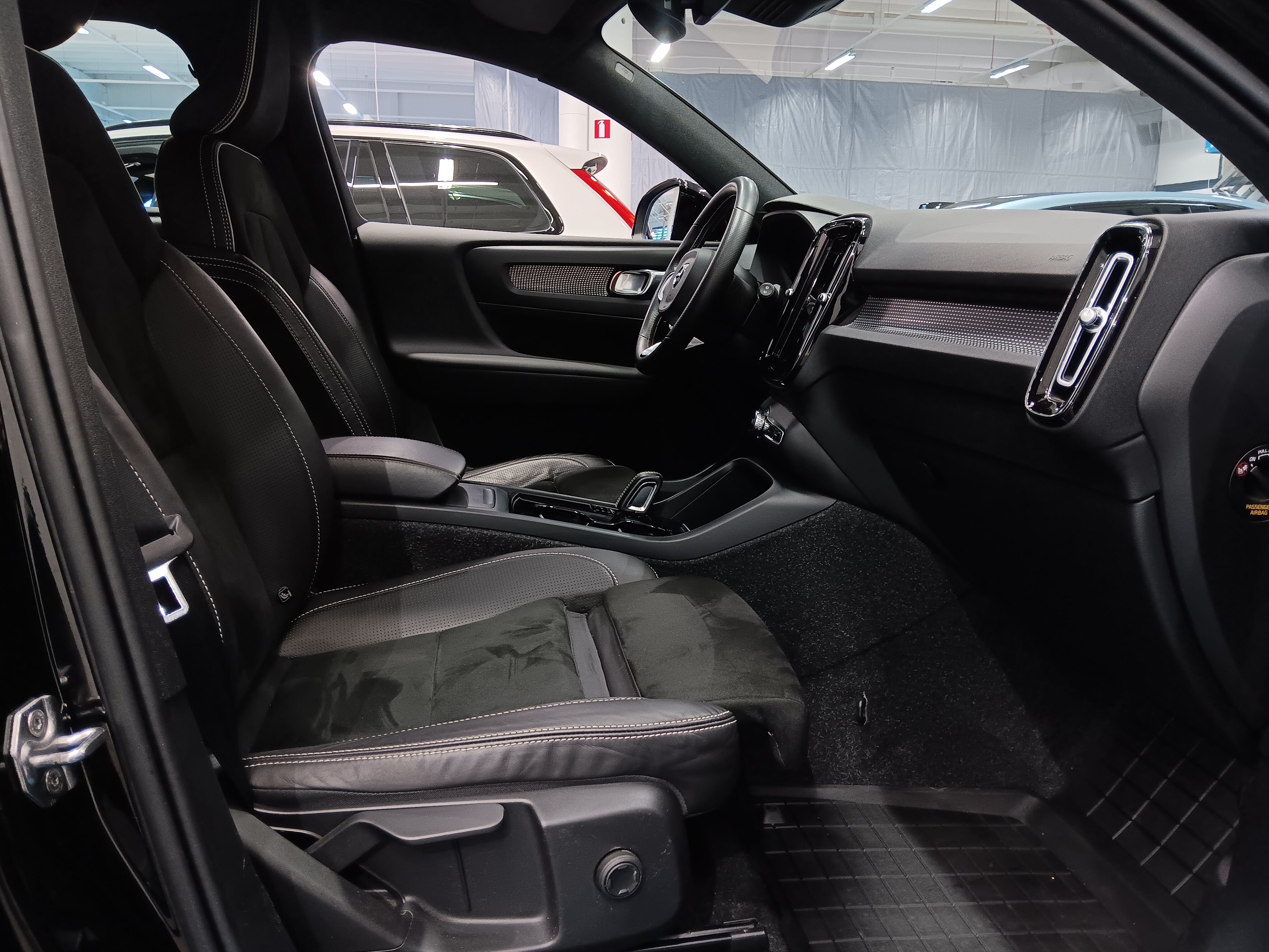 VOLVO XC40 2021