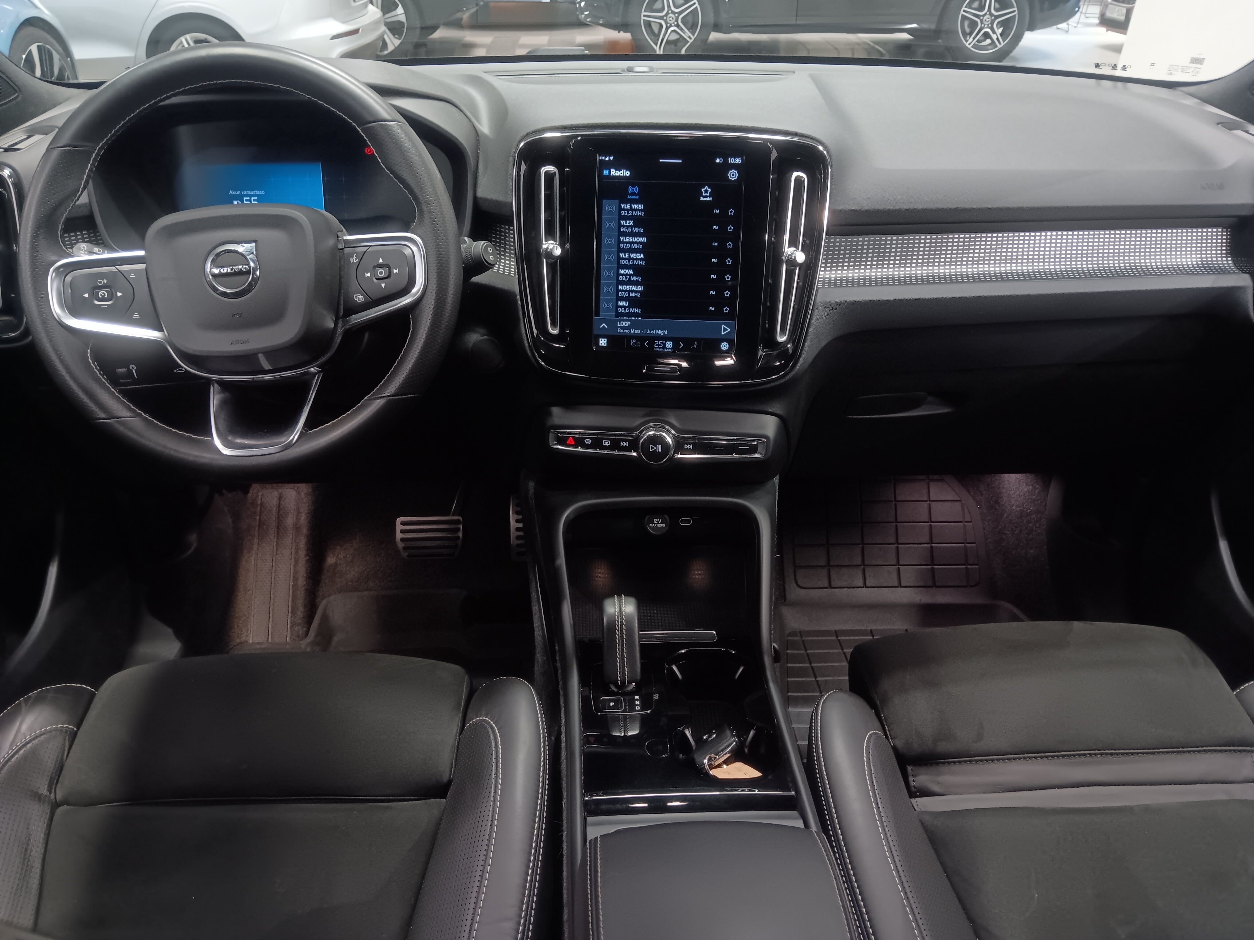 VOLVO XC40 2021