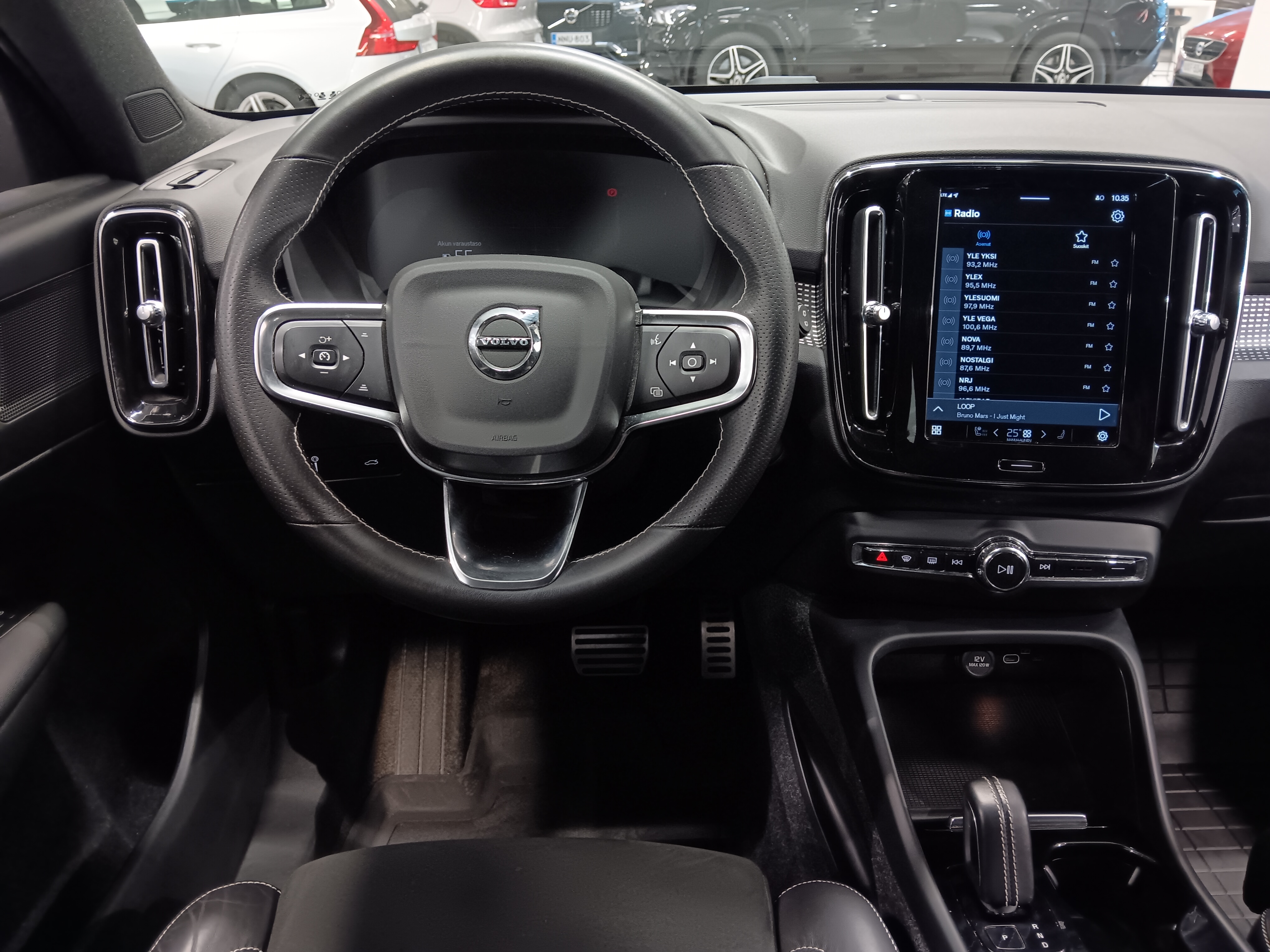 VOLVO XC40 2021