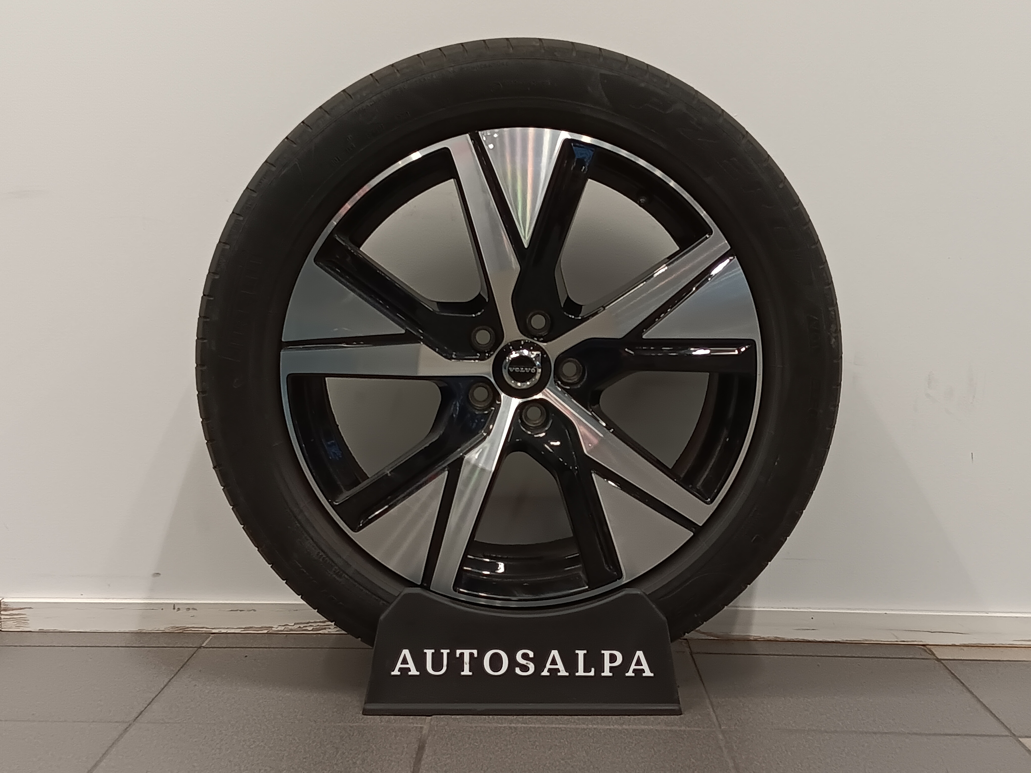 VOLVO XC40 2021