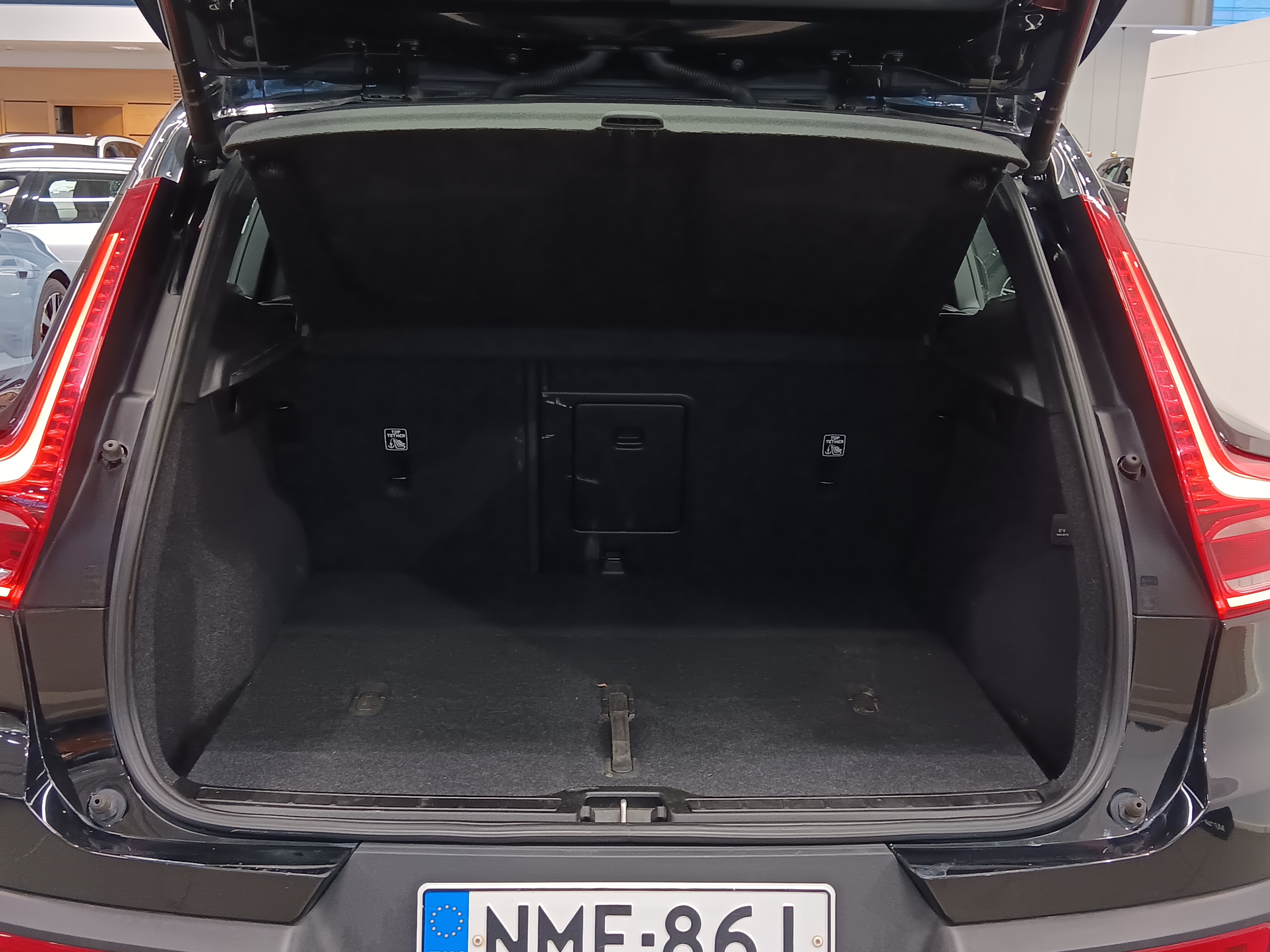 VOLVO XC40 2021