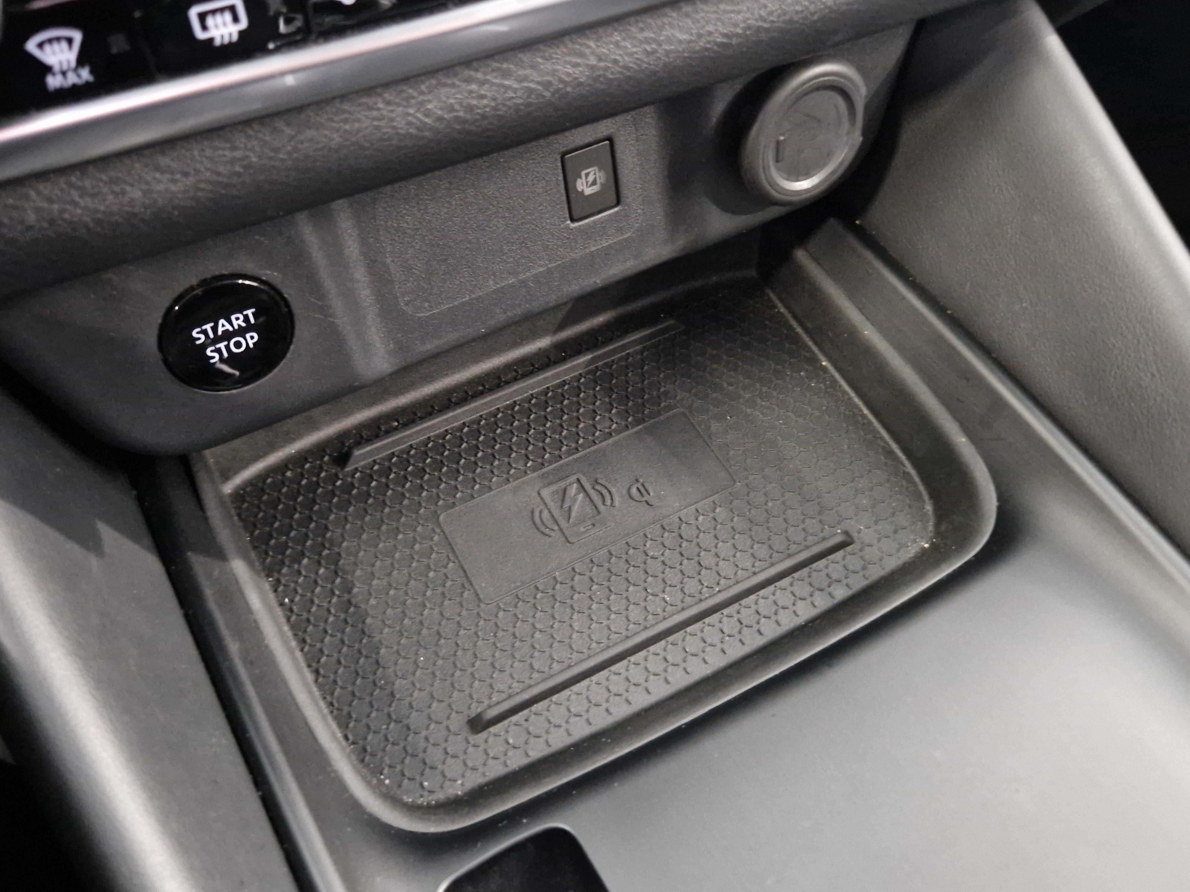 NISSAN Qashqai 2024