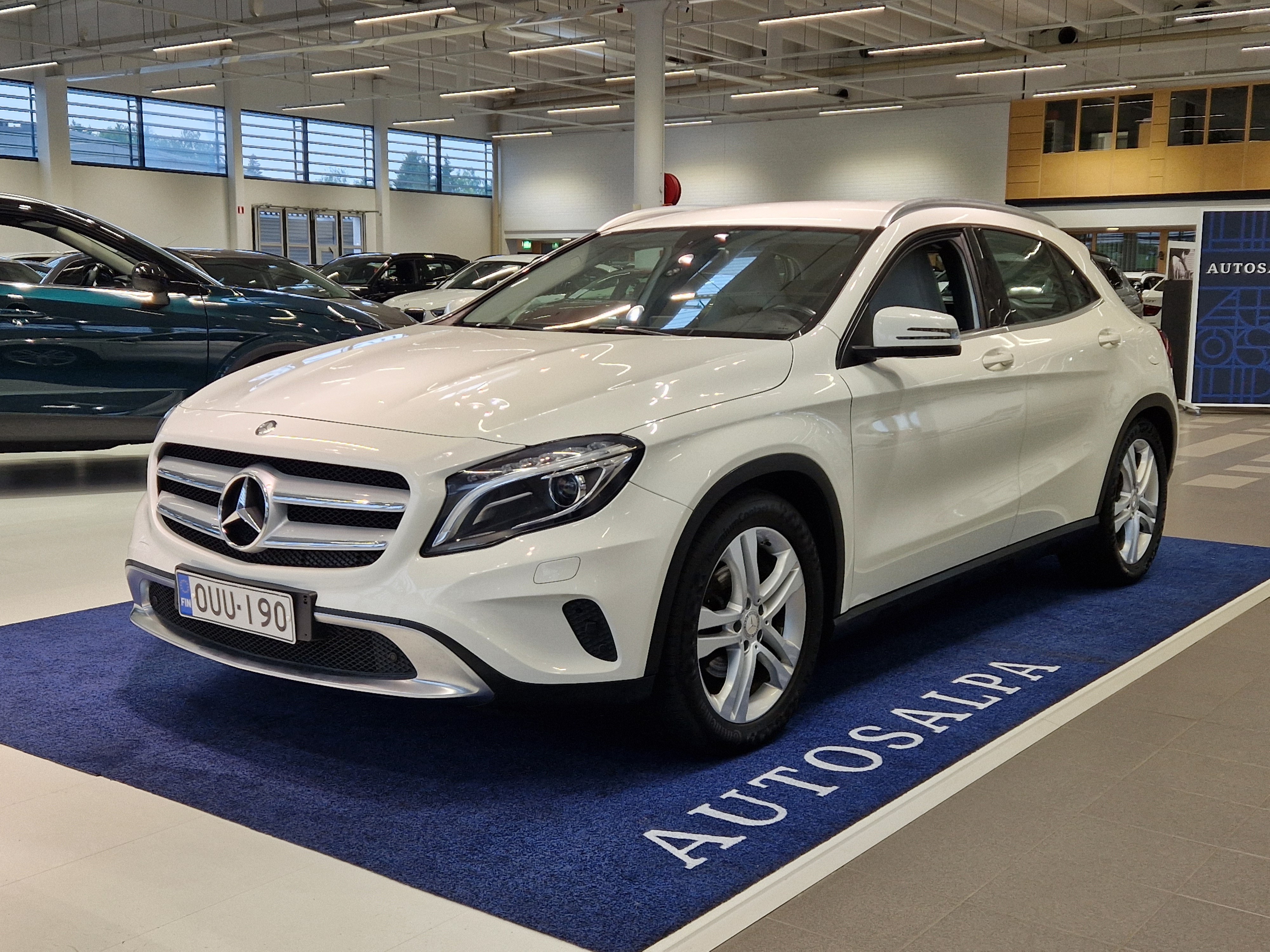 MERCEDES-BENZ GLA 2016