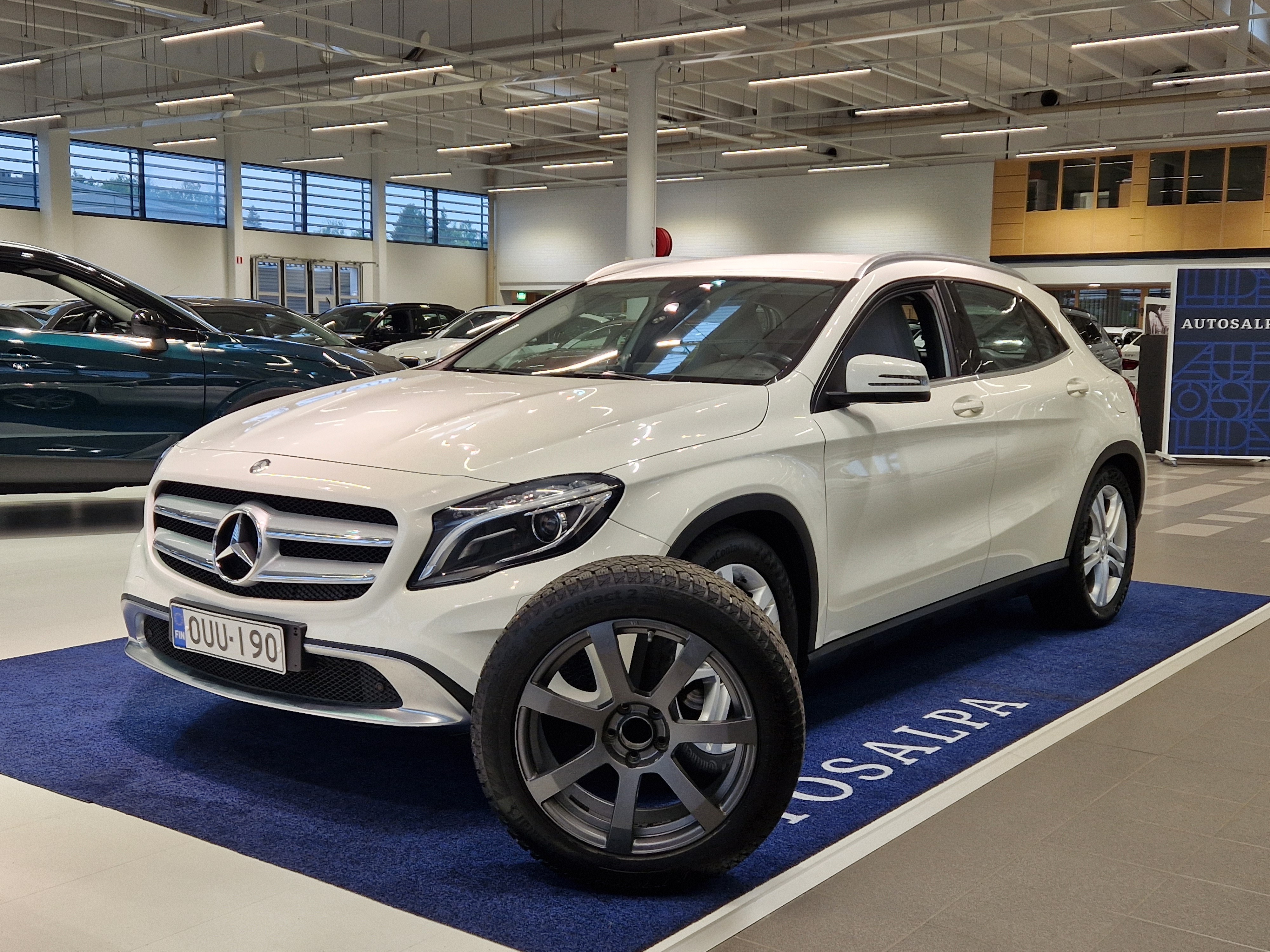MERCEDES-BENZ GLA 2016