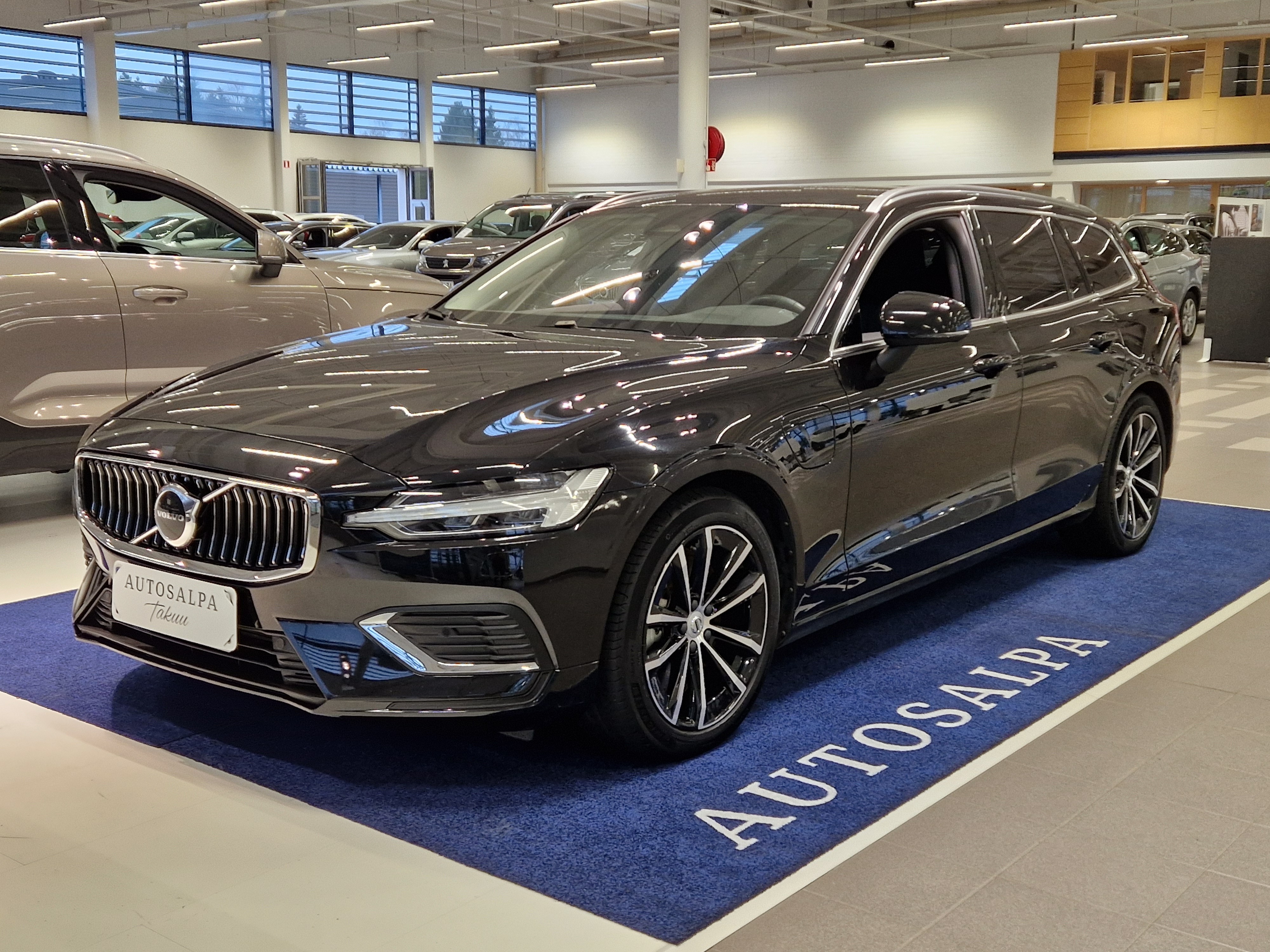 VOLVO V60 2024