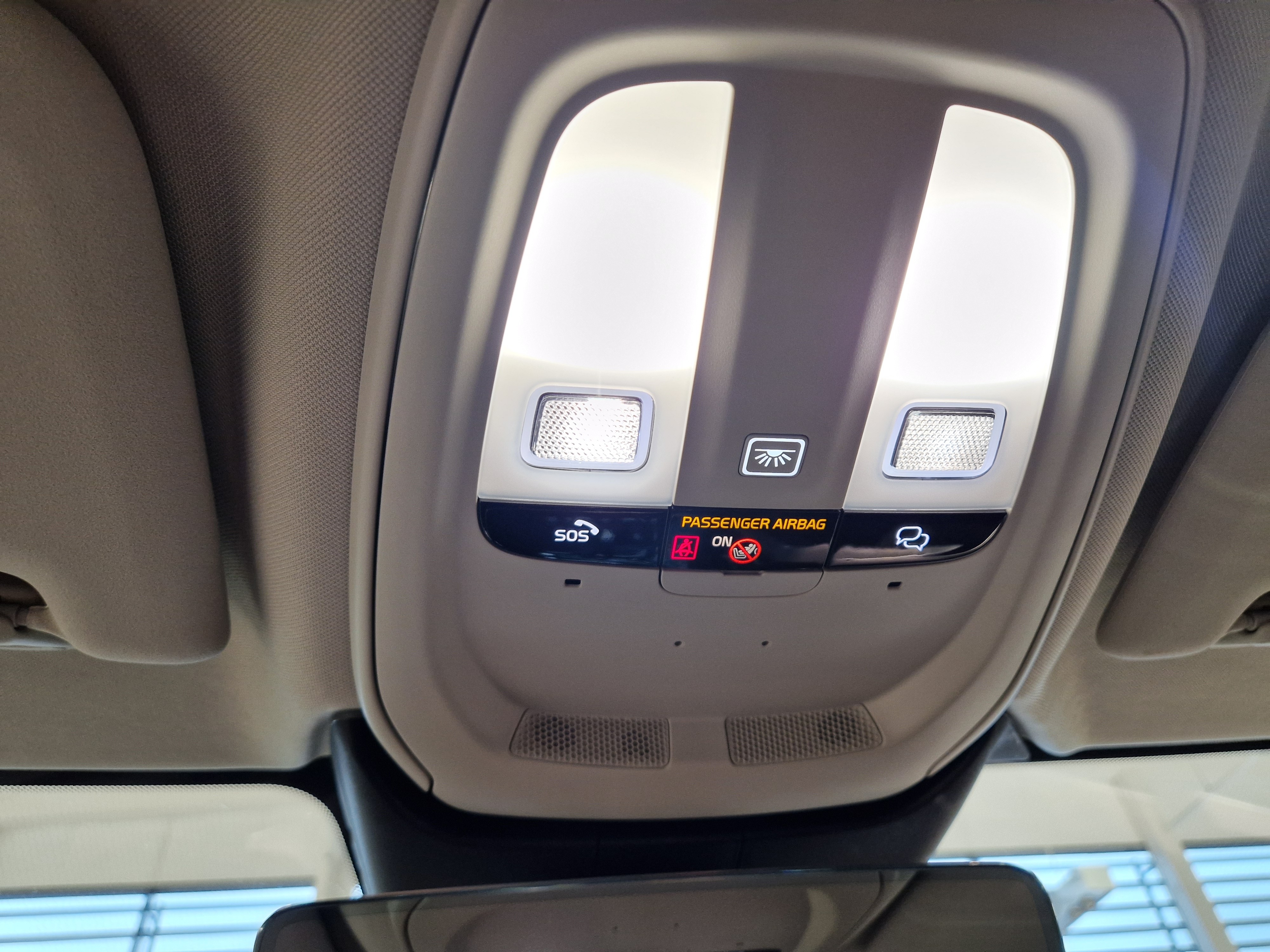 VOLVO V60 2024
