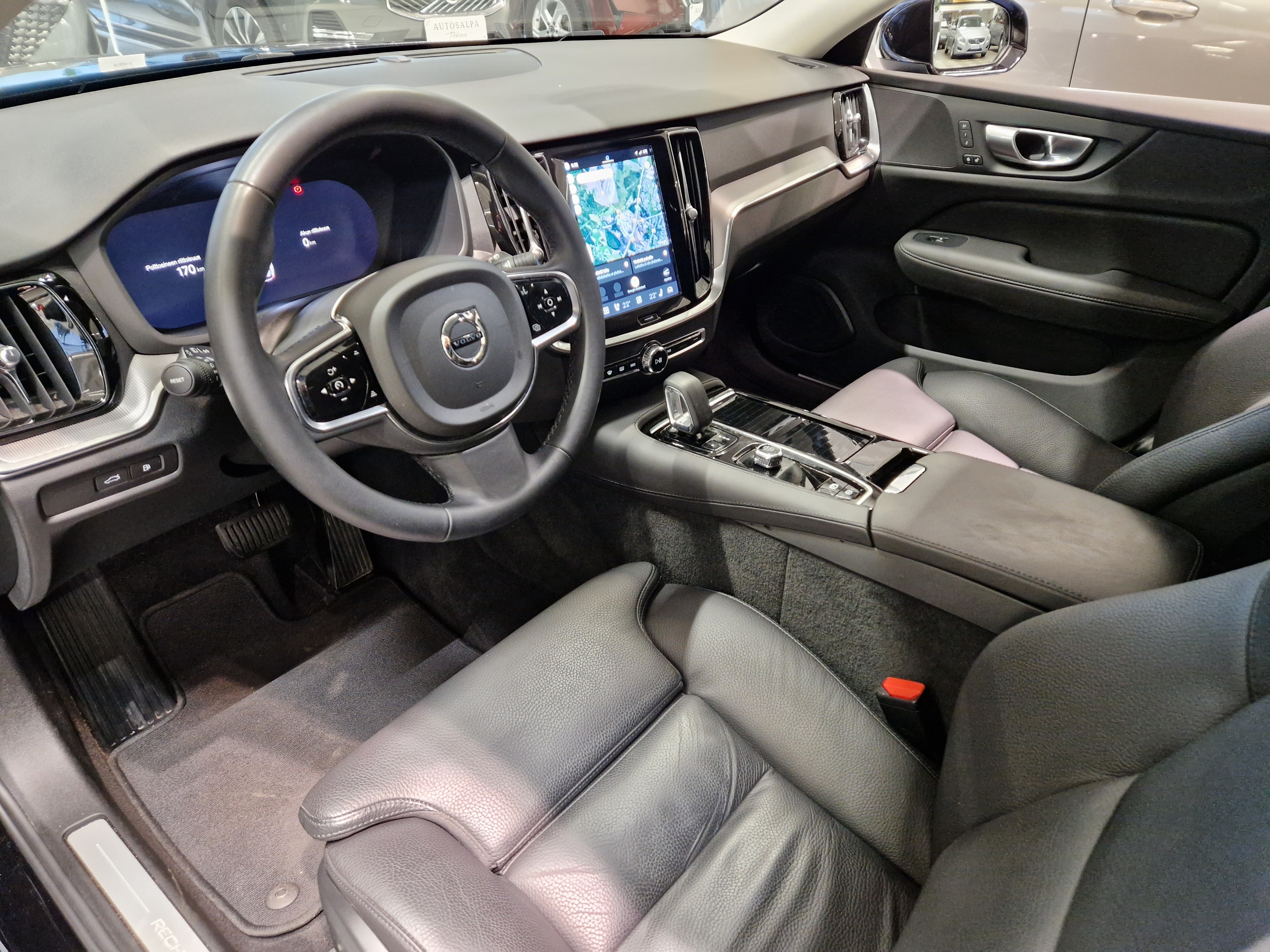 VOLVO V60 2024