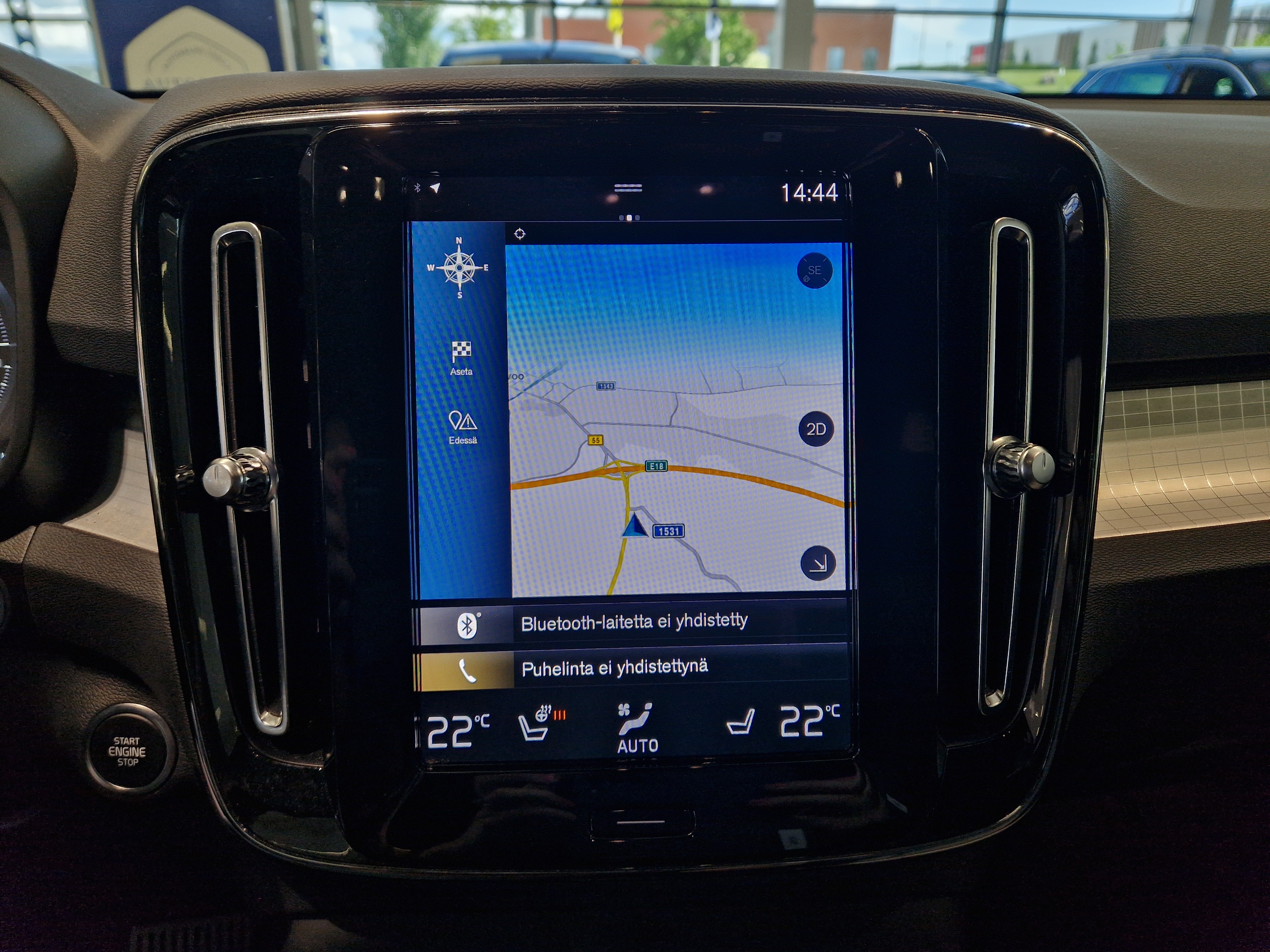 VOLVO XC40 2024