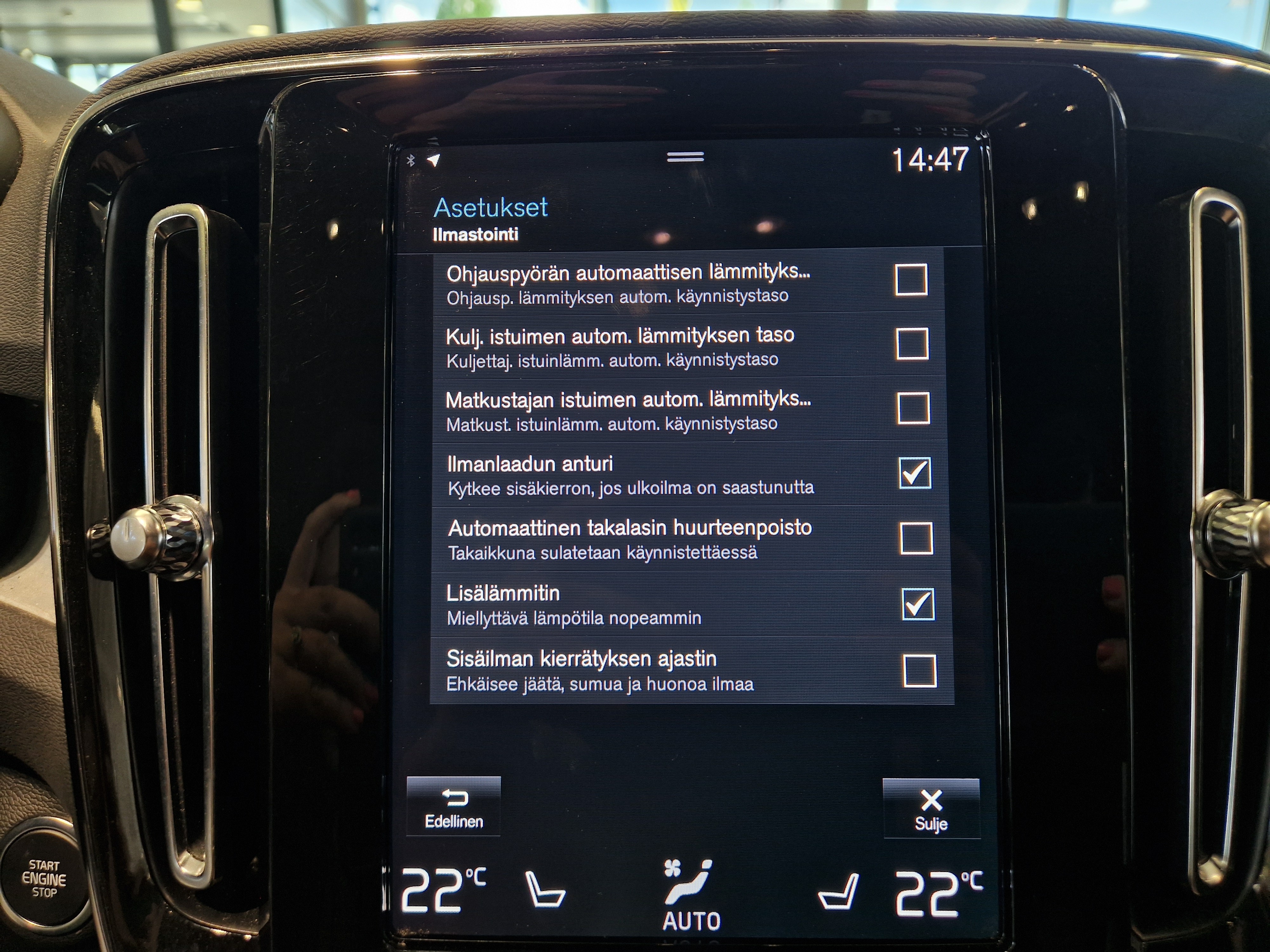 VOLVO XC40 2024