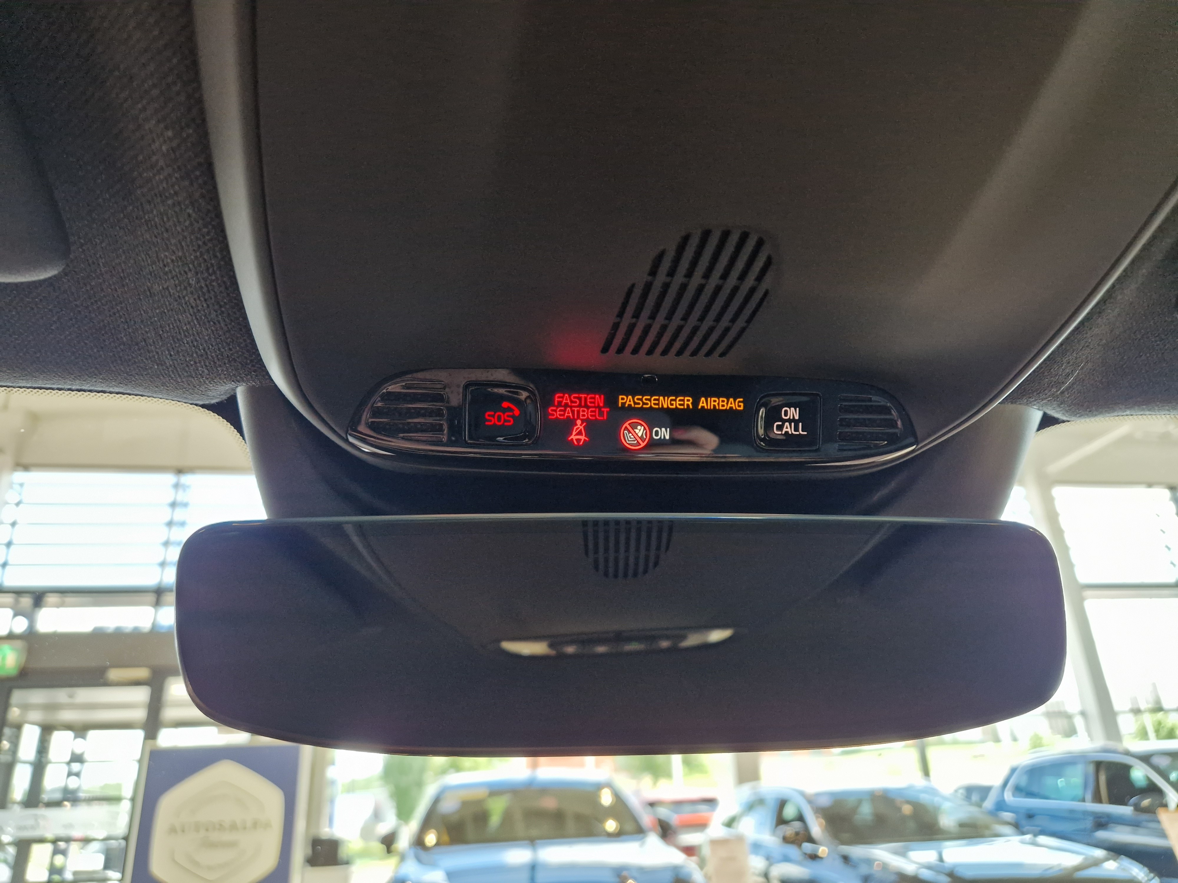 VOLVO XC40 2024