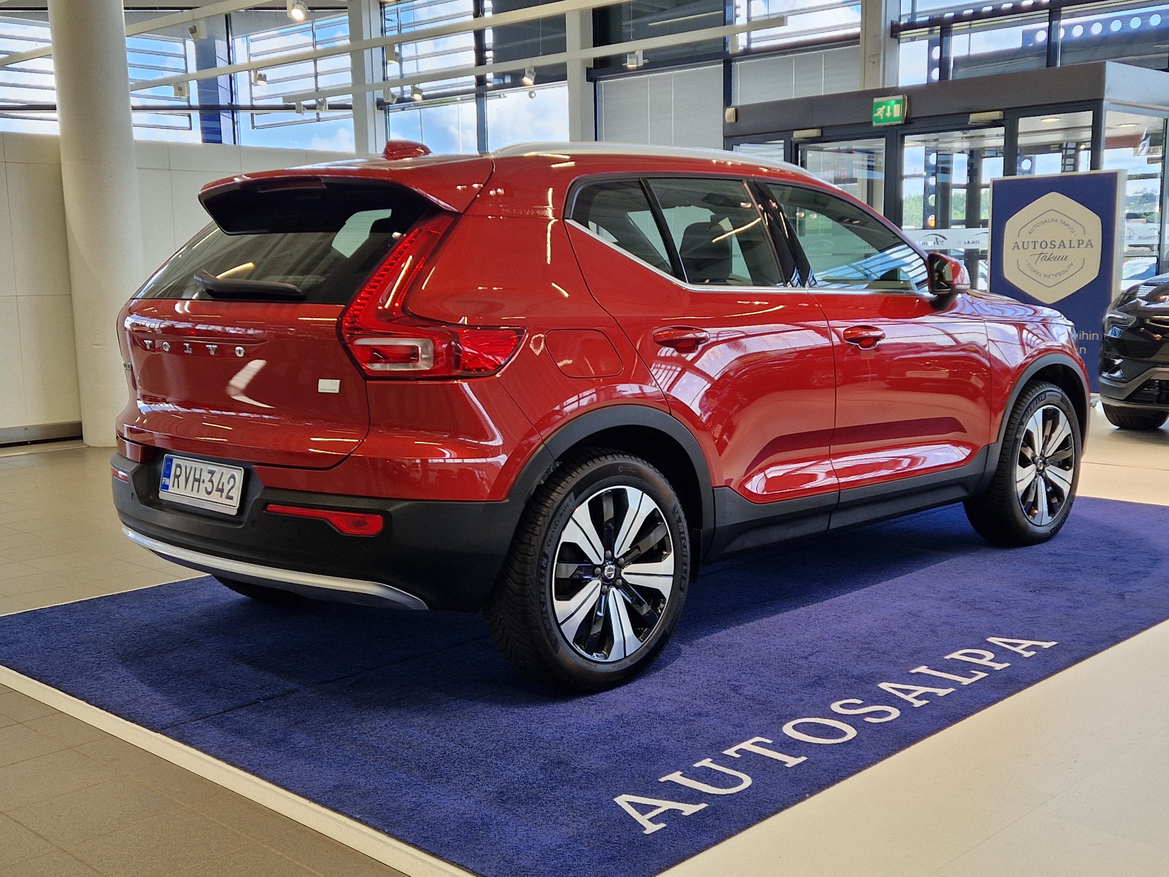 VOLVO XC40 2024