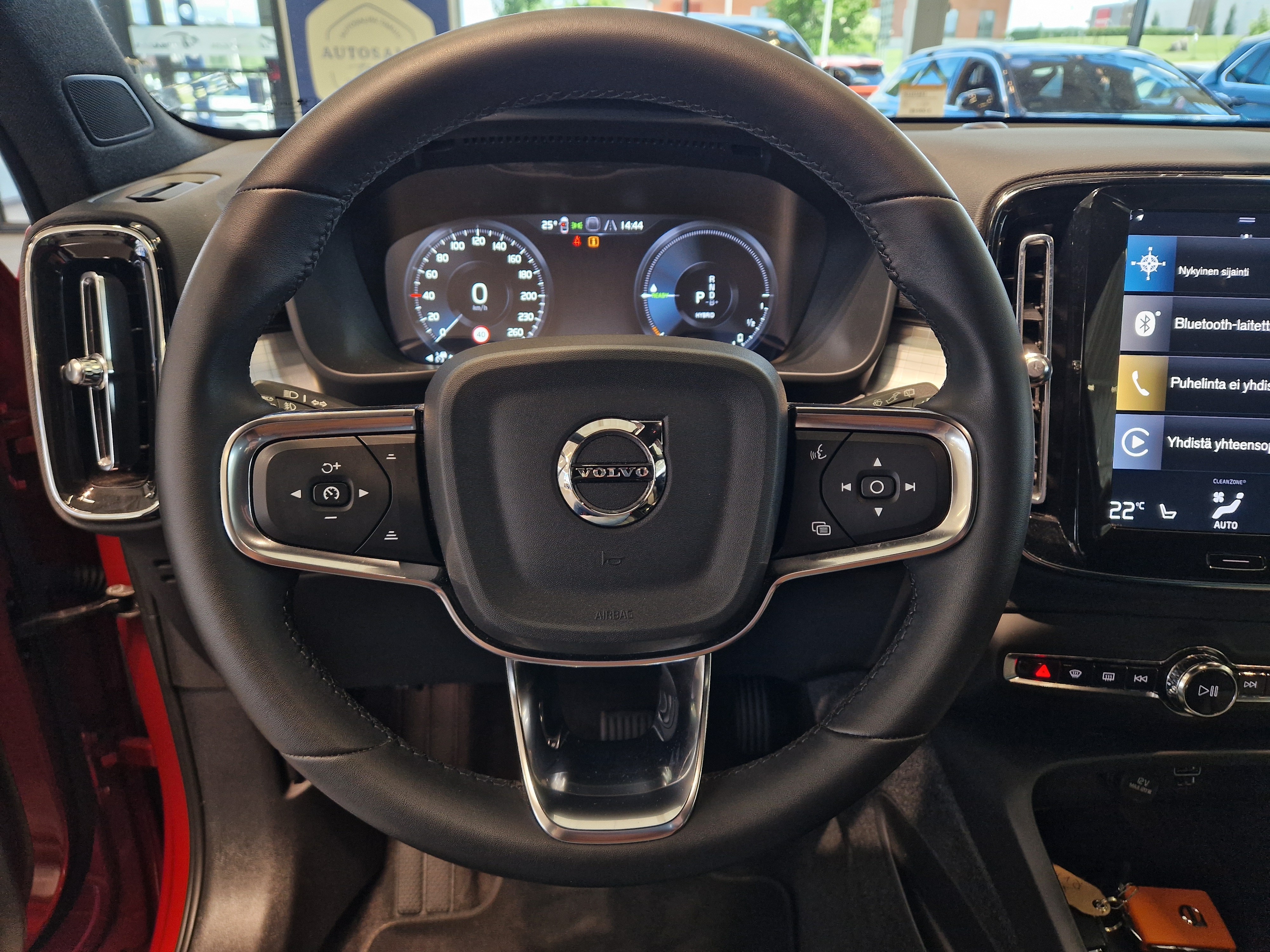 VOLVO XC40 2024