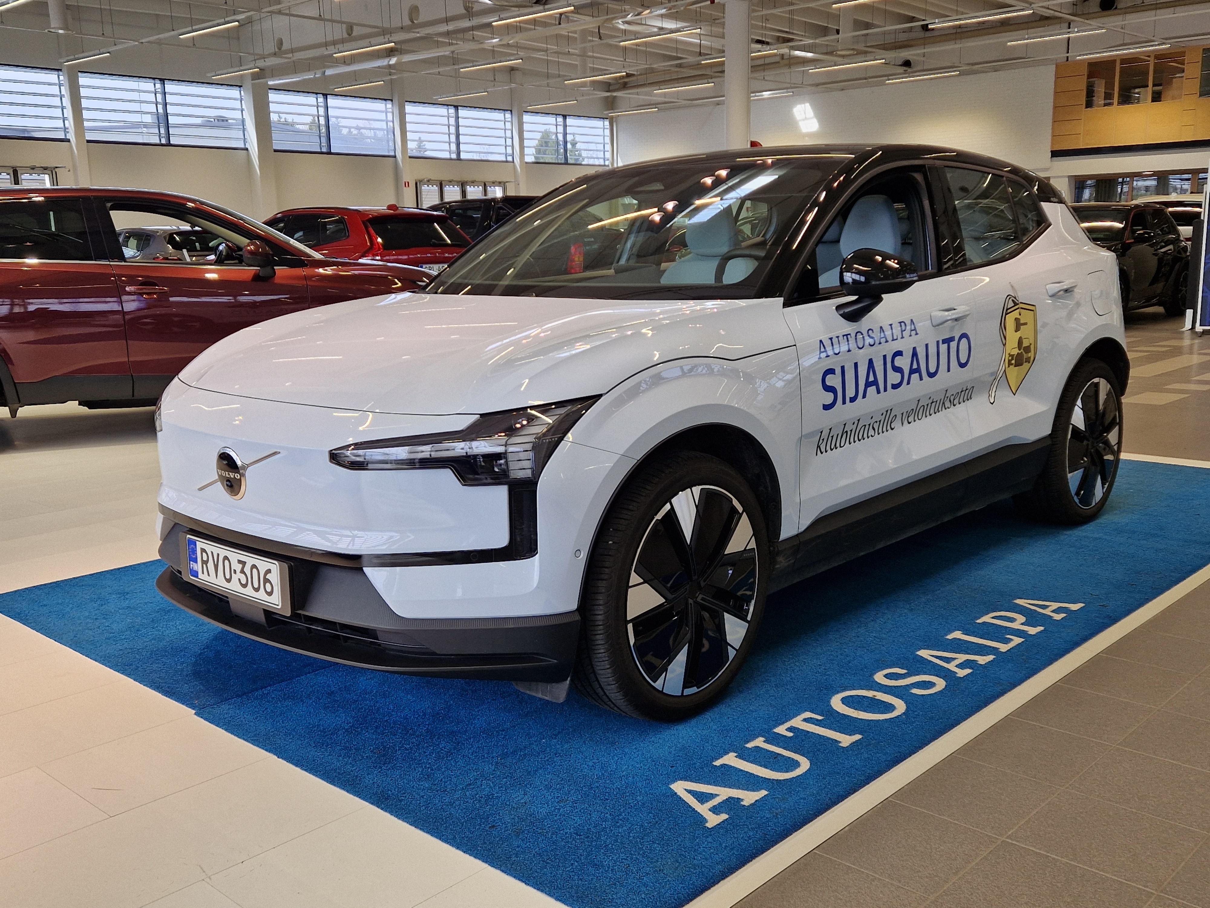 VOLVO EX30 2025