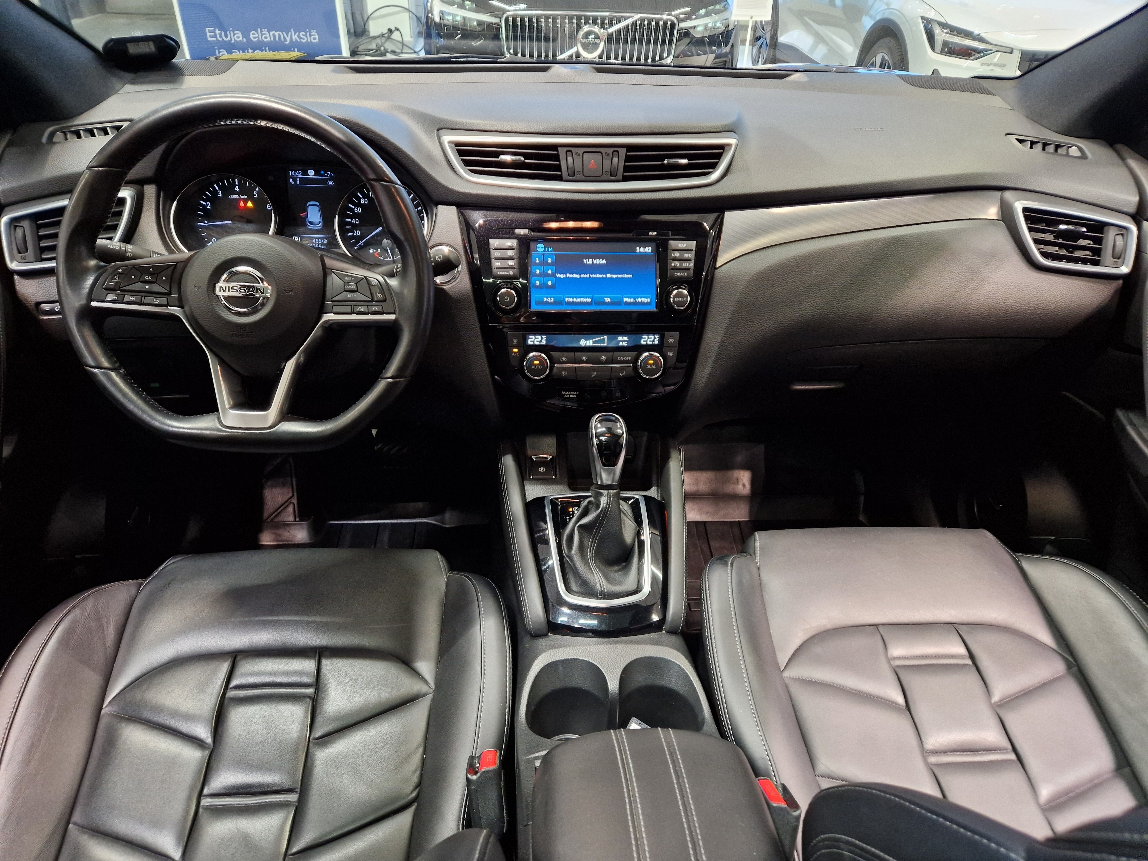 NISSAN Qashqai 2017