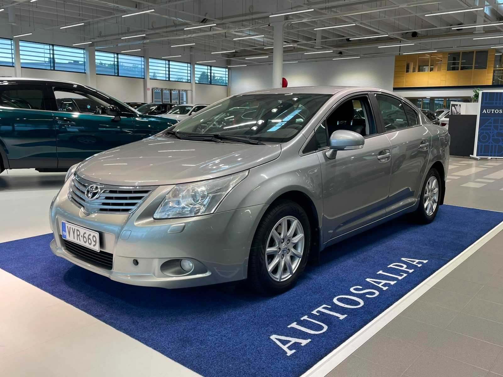 TOYOTA Avensis 2010