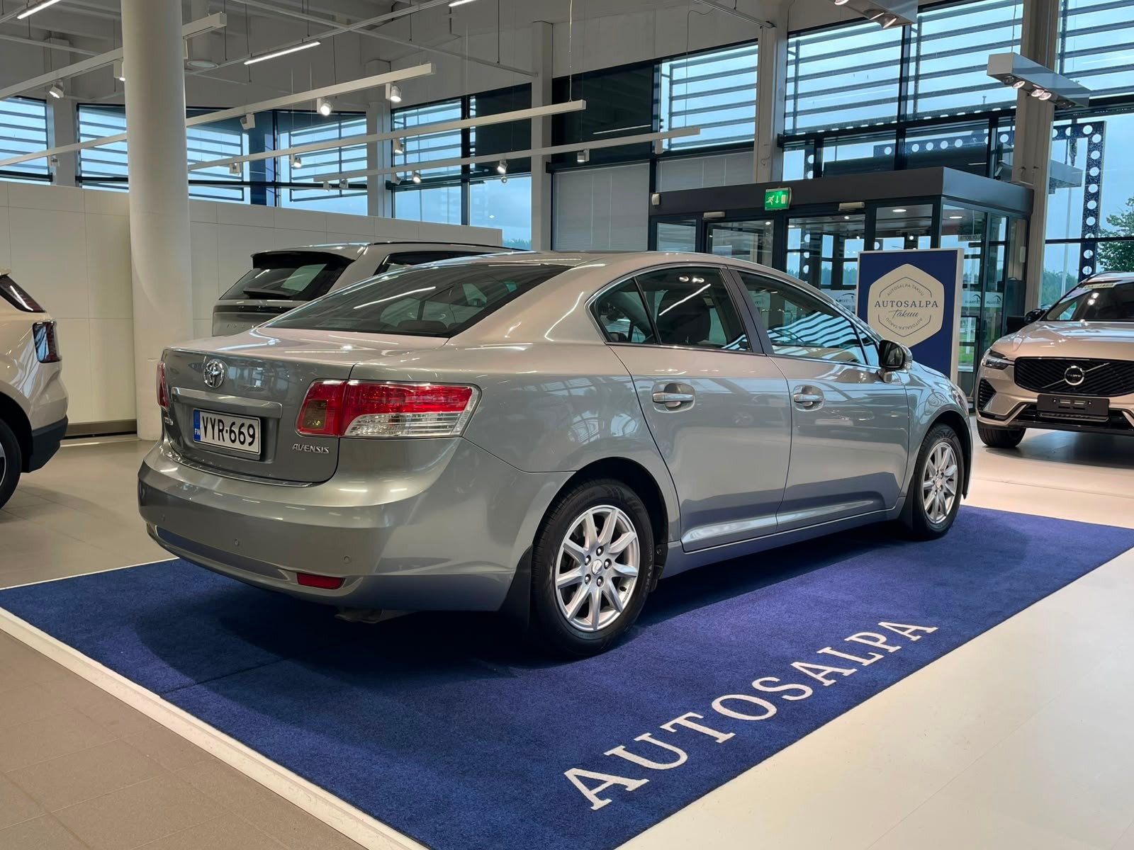 TOYOTA Avensis 2010