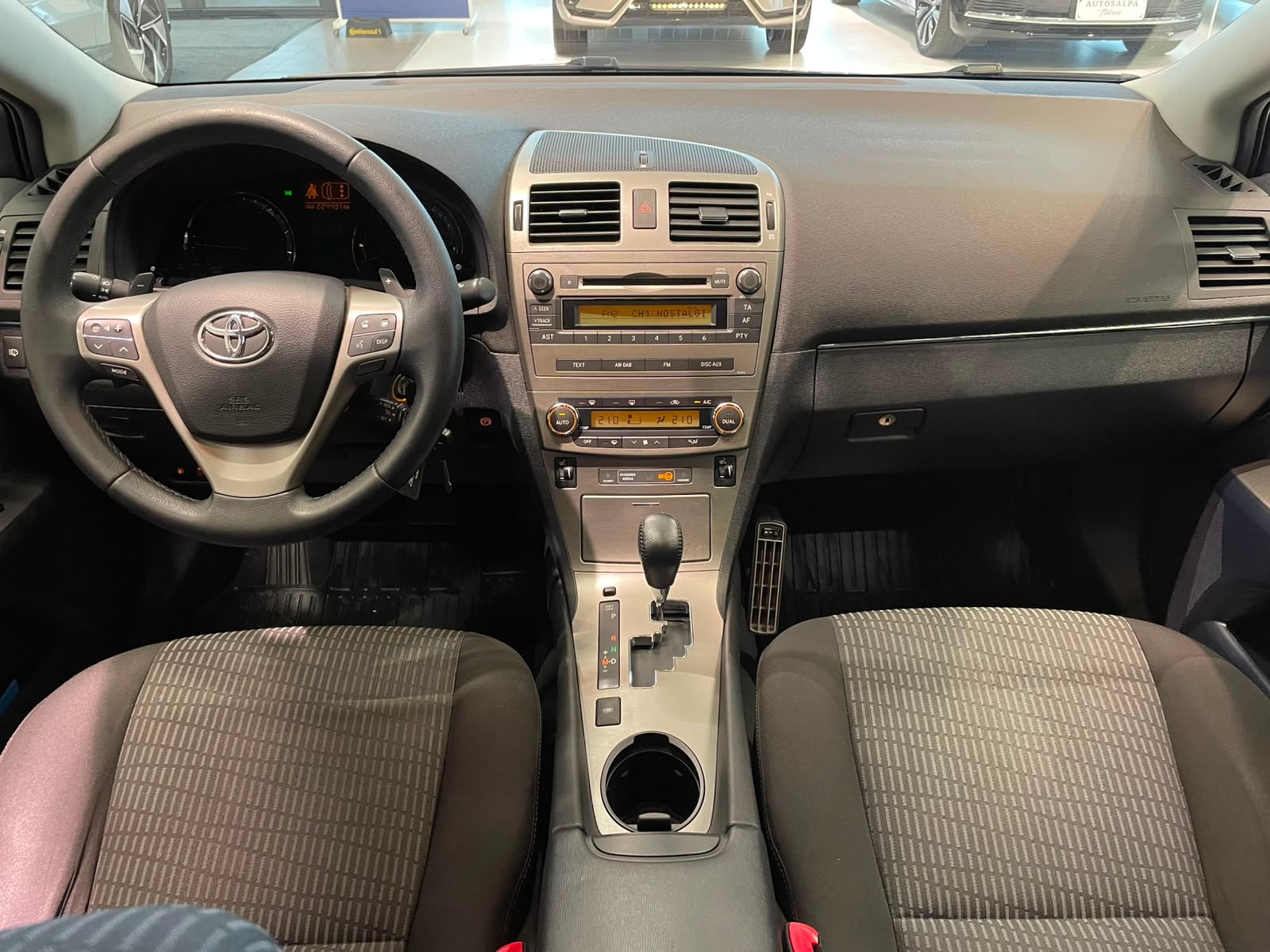 TOYOTA Avensis 2010