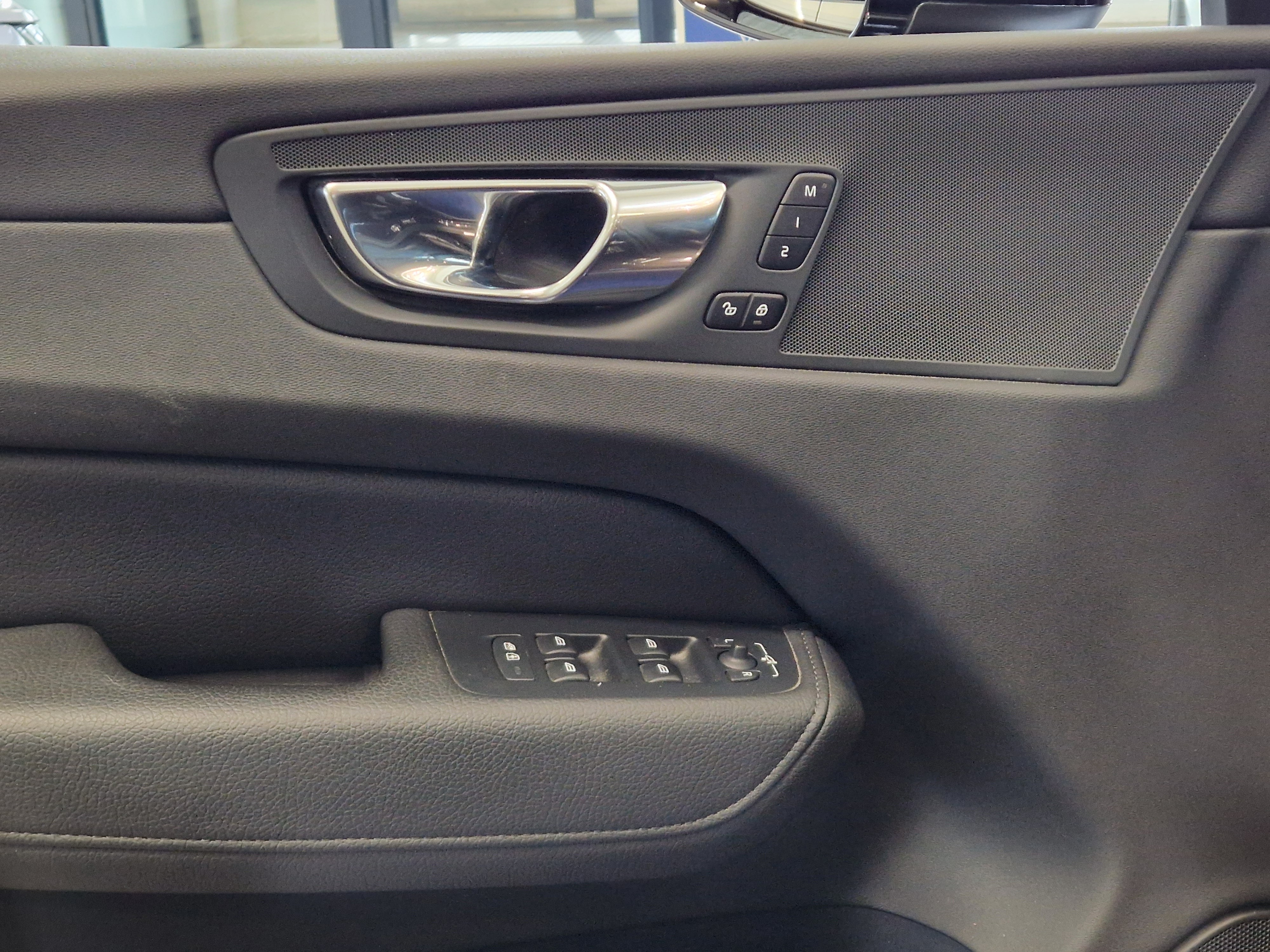 VOLVO XC60 2021
