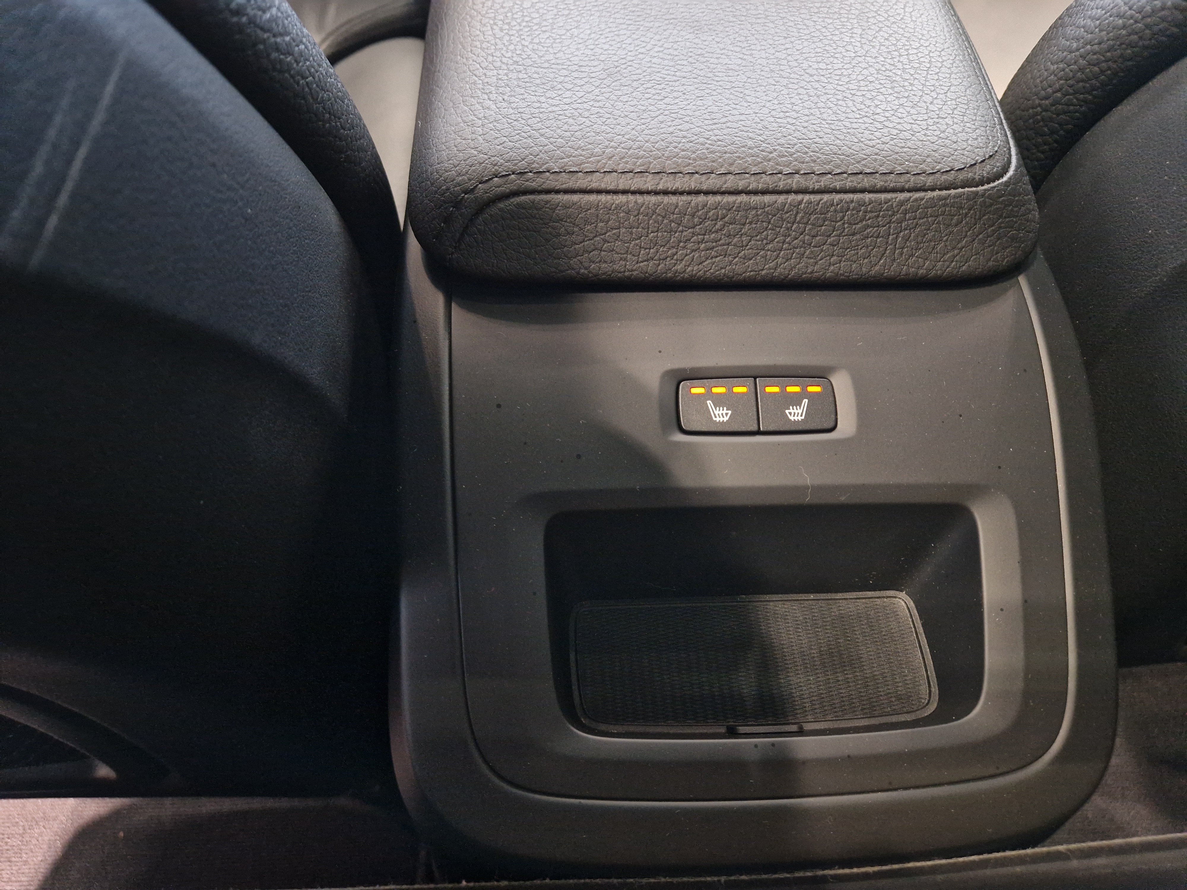 VOLVO XC60 2021