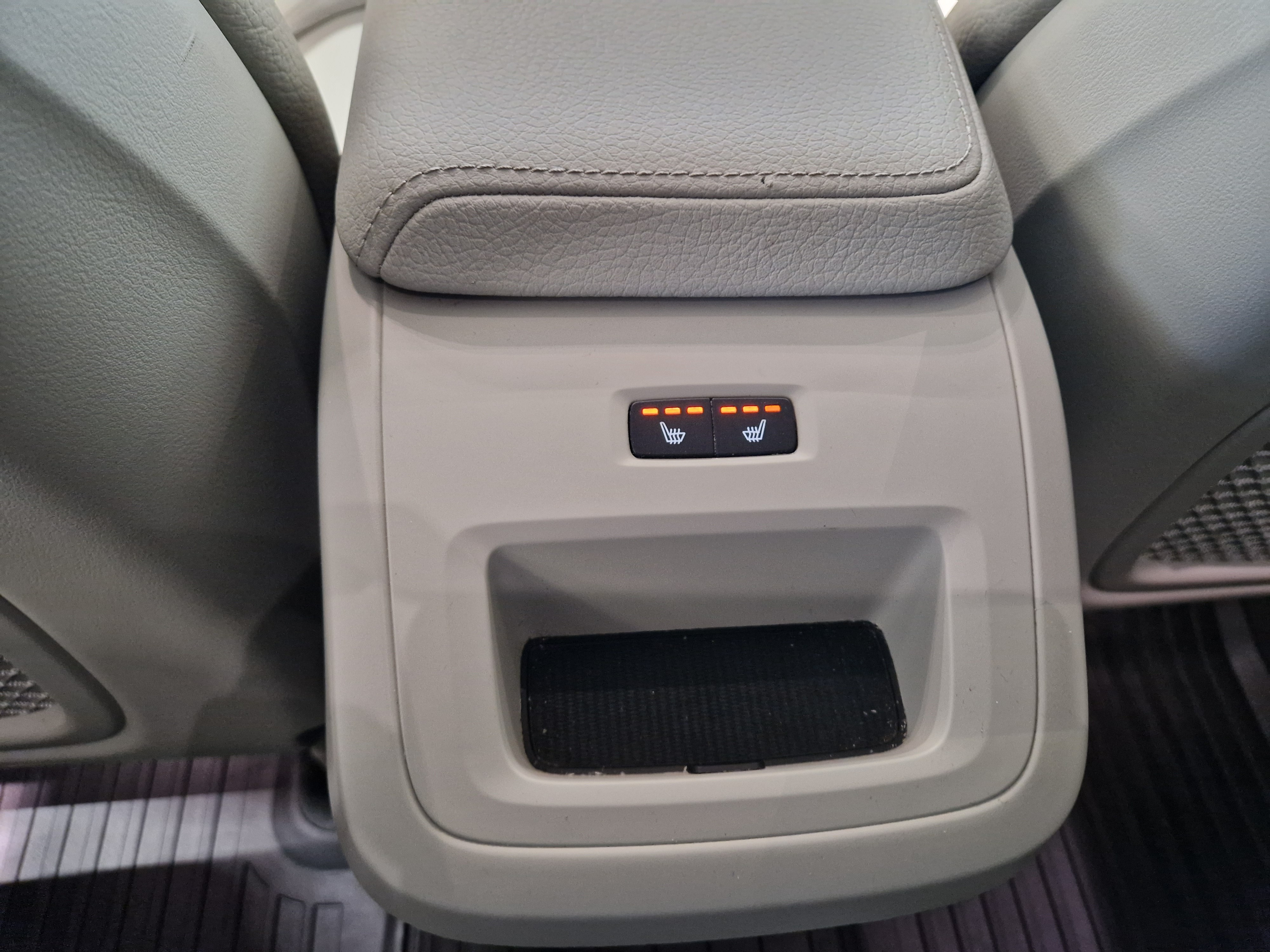VOLVO XC60 2021