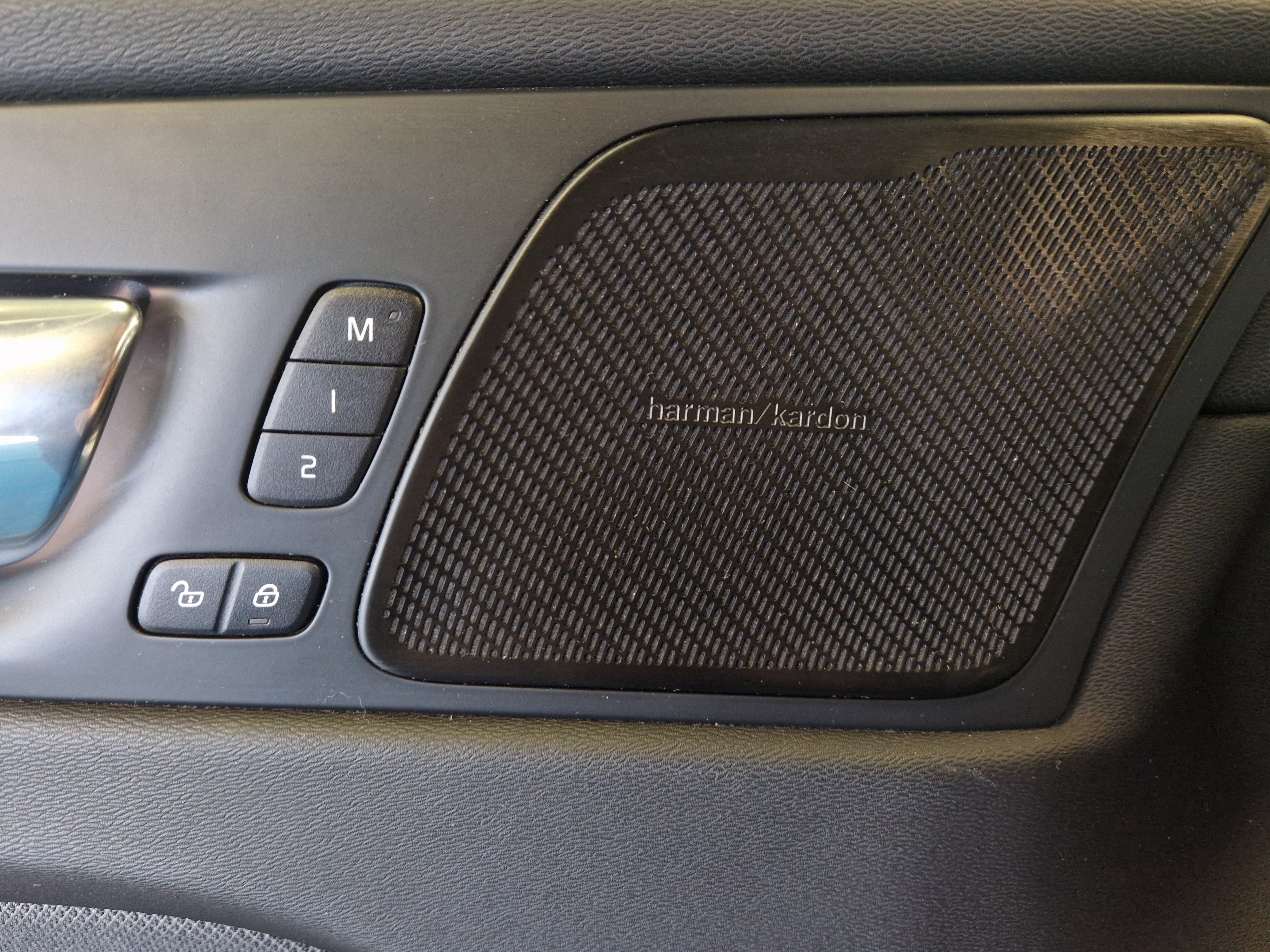 VOLVO XC60 2020