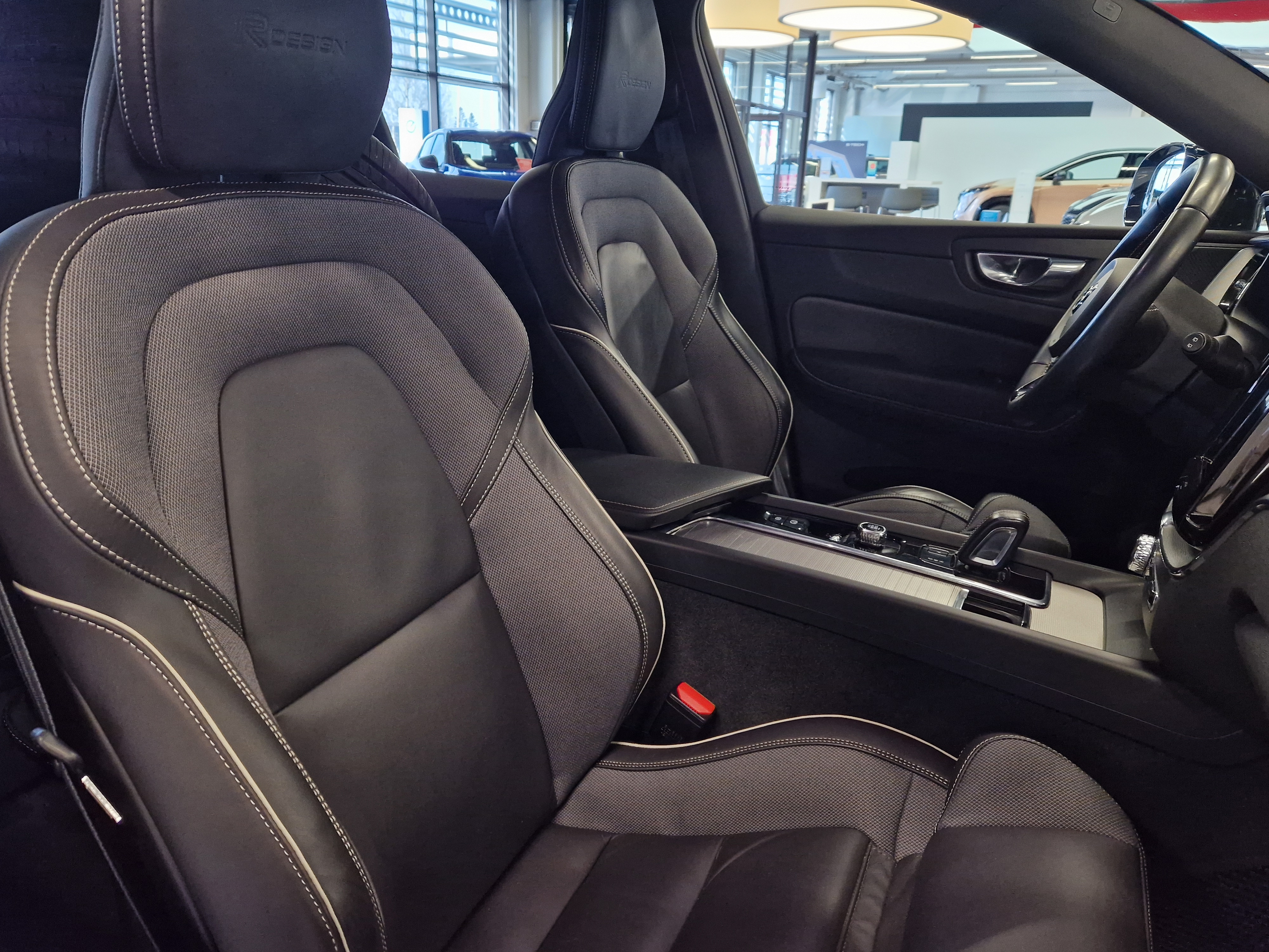 VOLVO XC60 2020