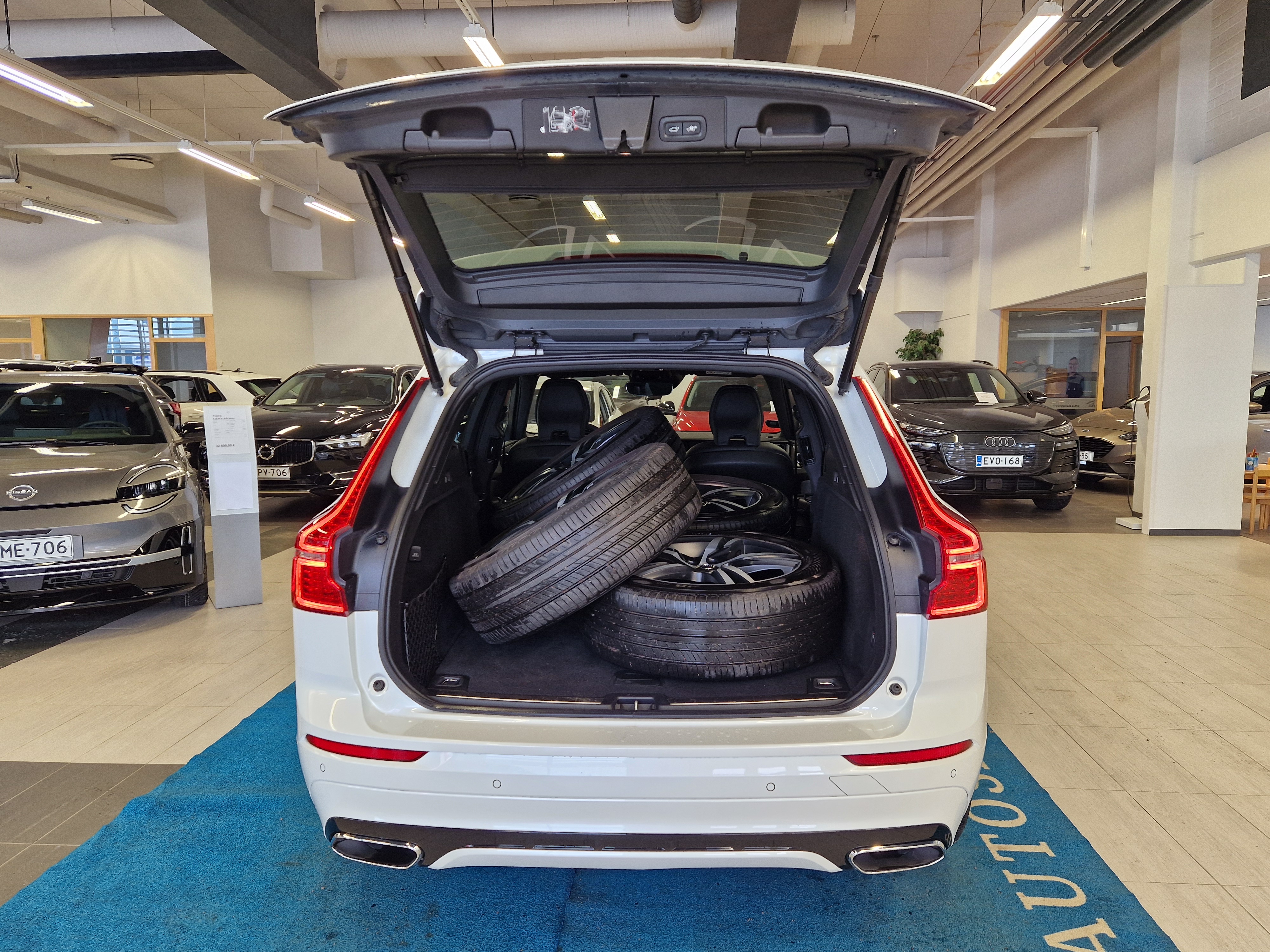 VOLVO XC60 2020