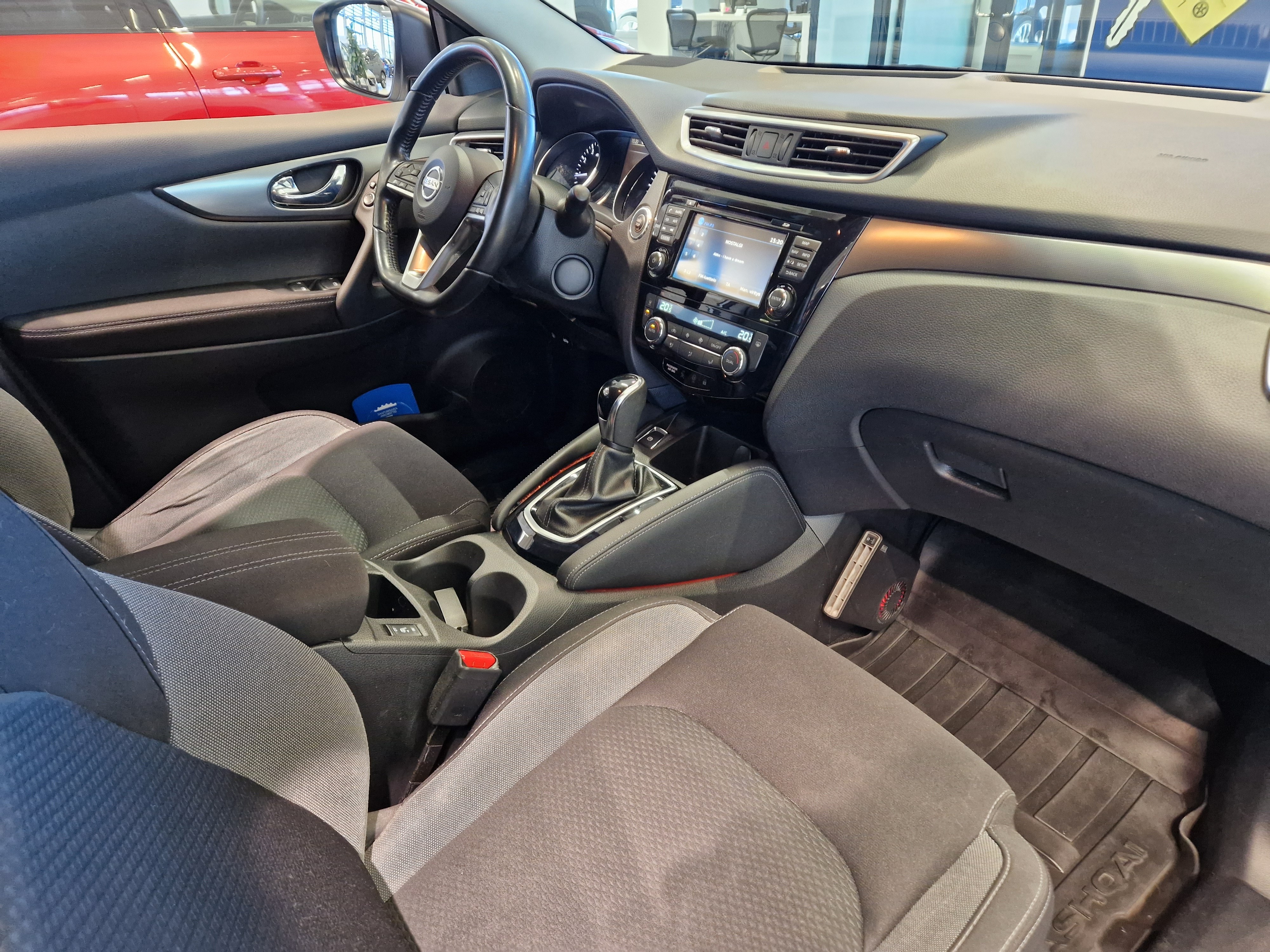 NISSAN Qashqai 2018