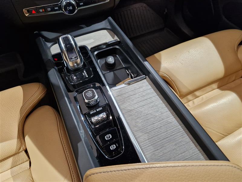 VOLVO XC60 2019