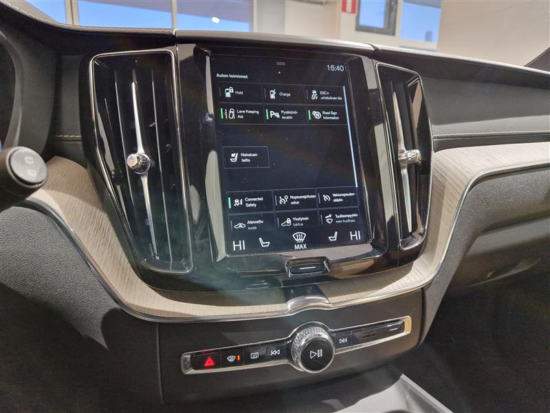 VOLVO XC60 2019