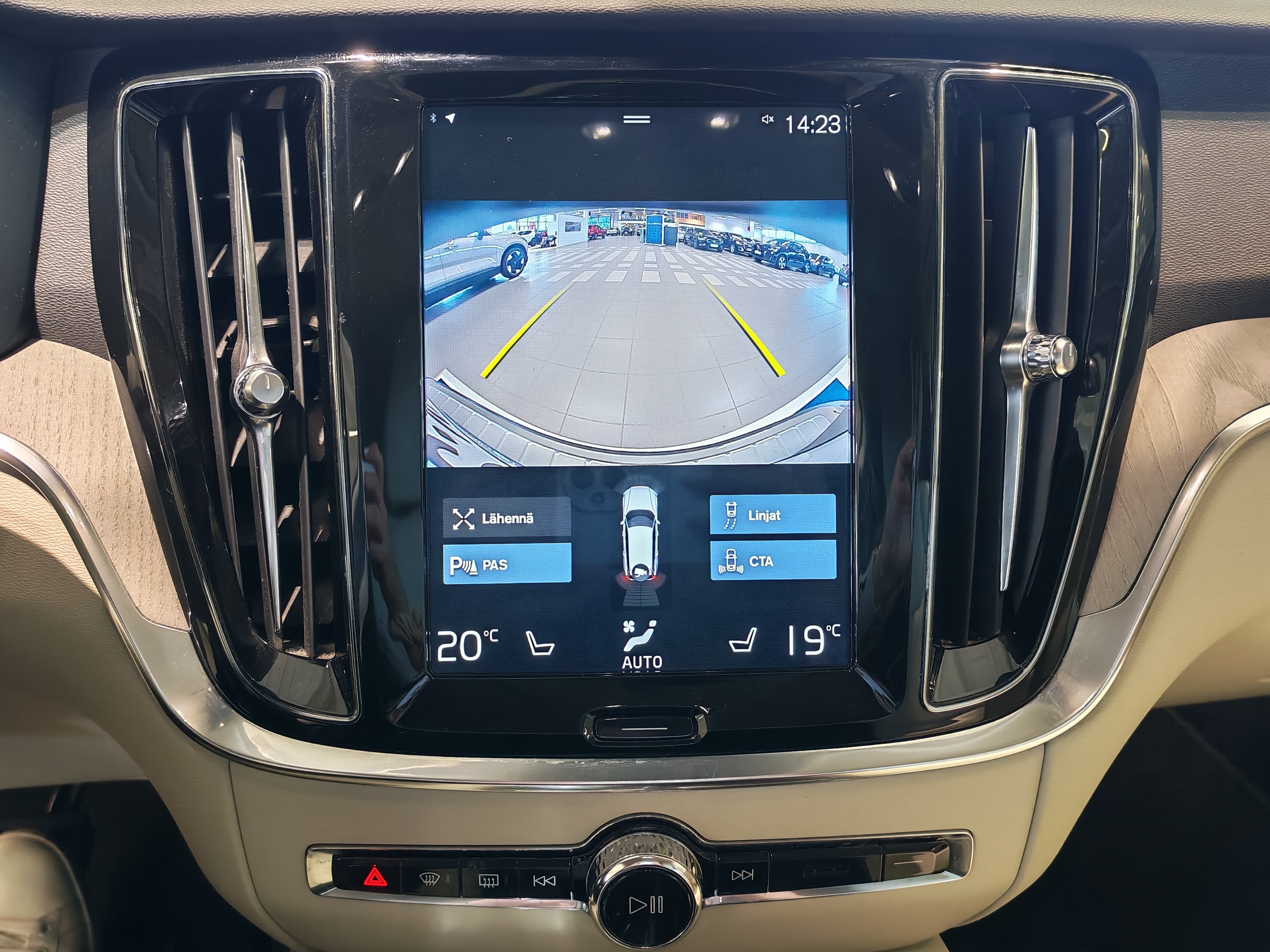 VOLVO V60 2020