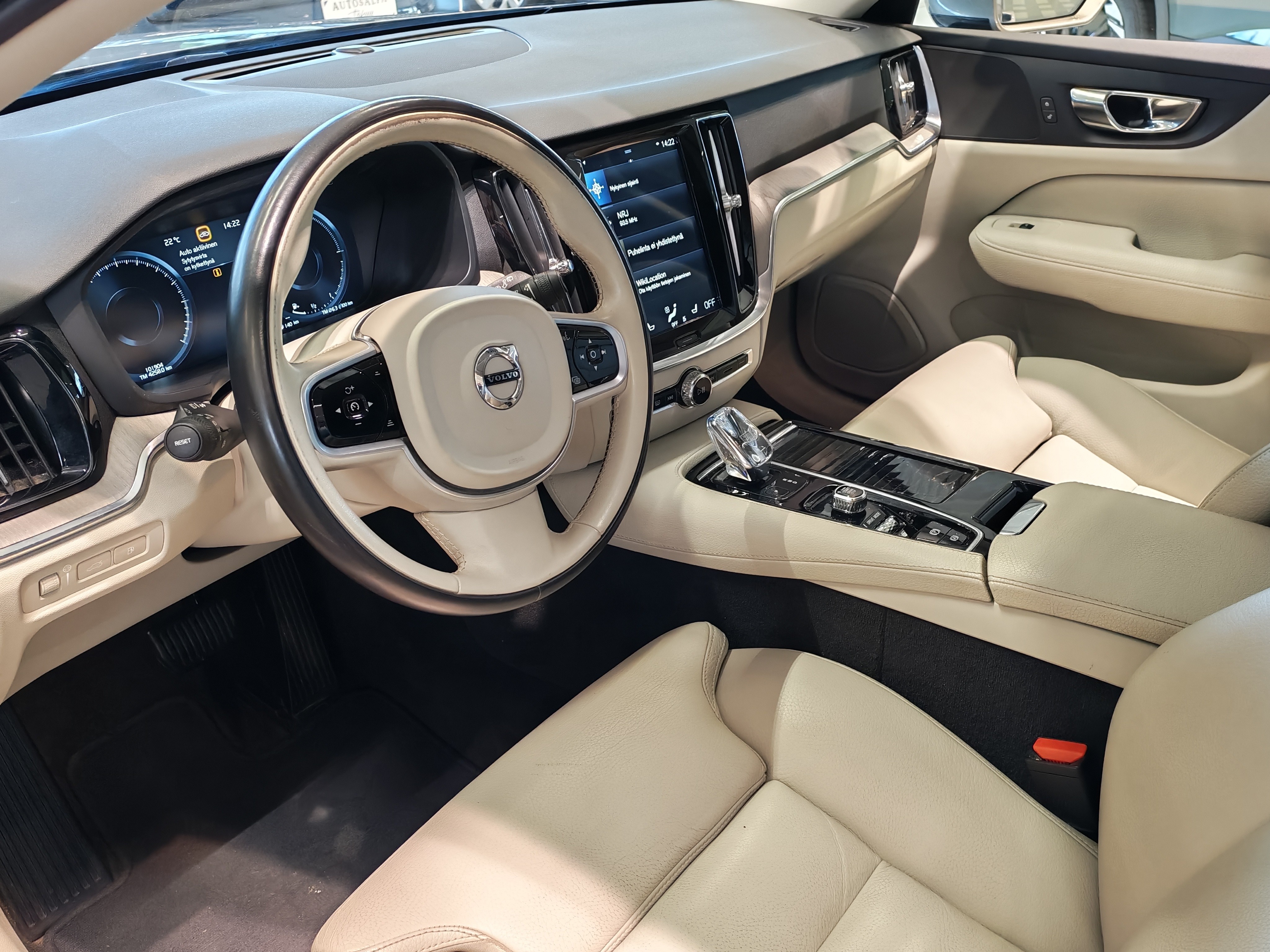 VOLVO V60 2020