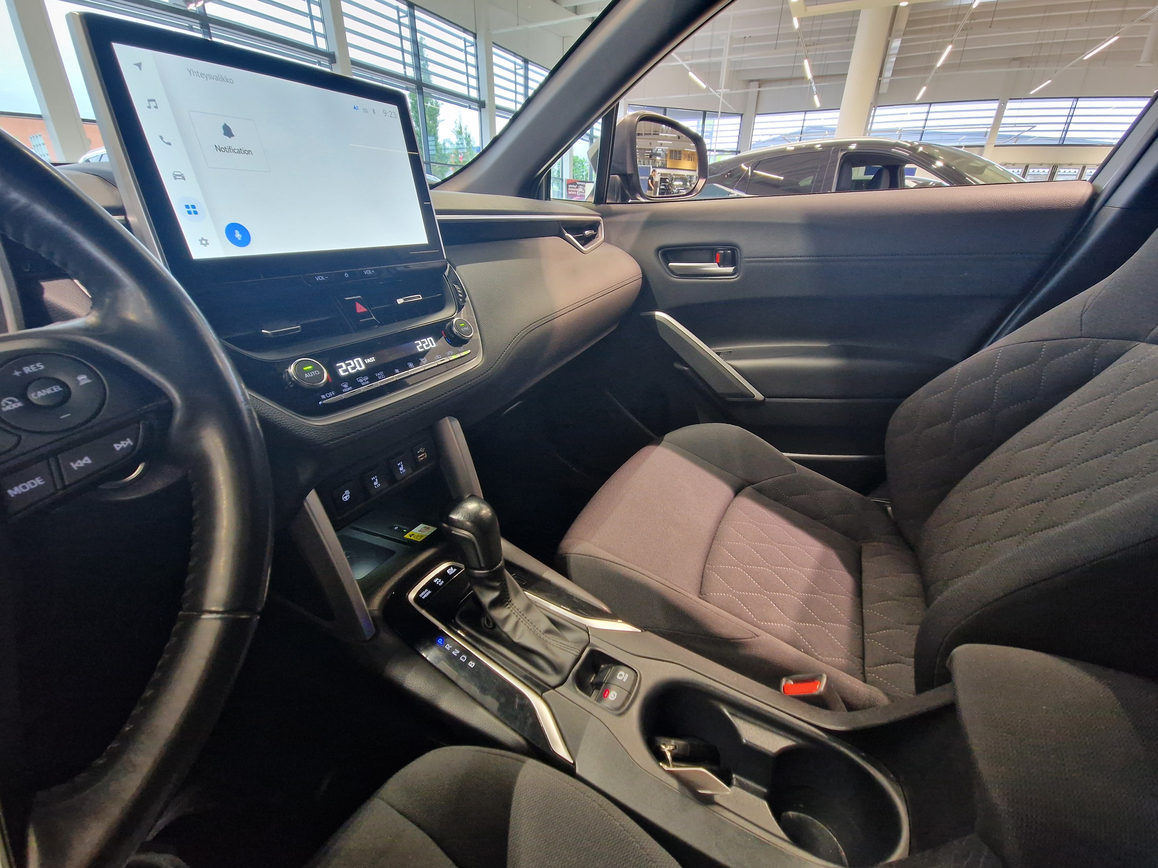 TOYOTA Corolla Cross 2023