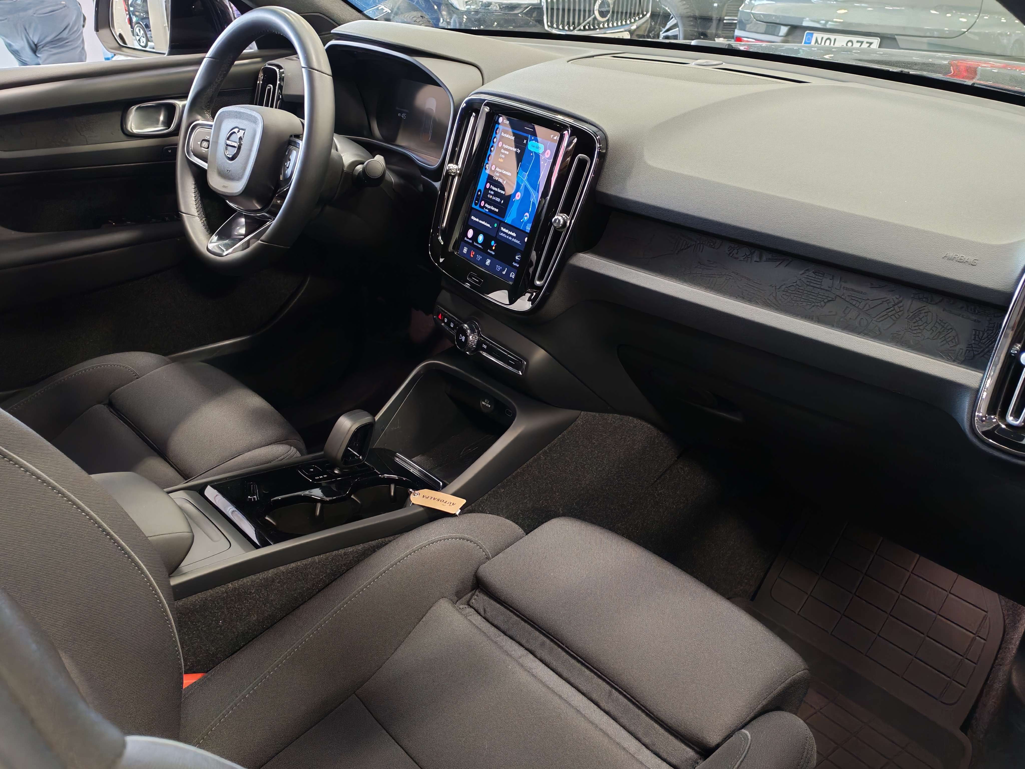 VOLVO C40 2023