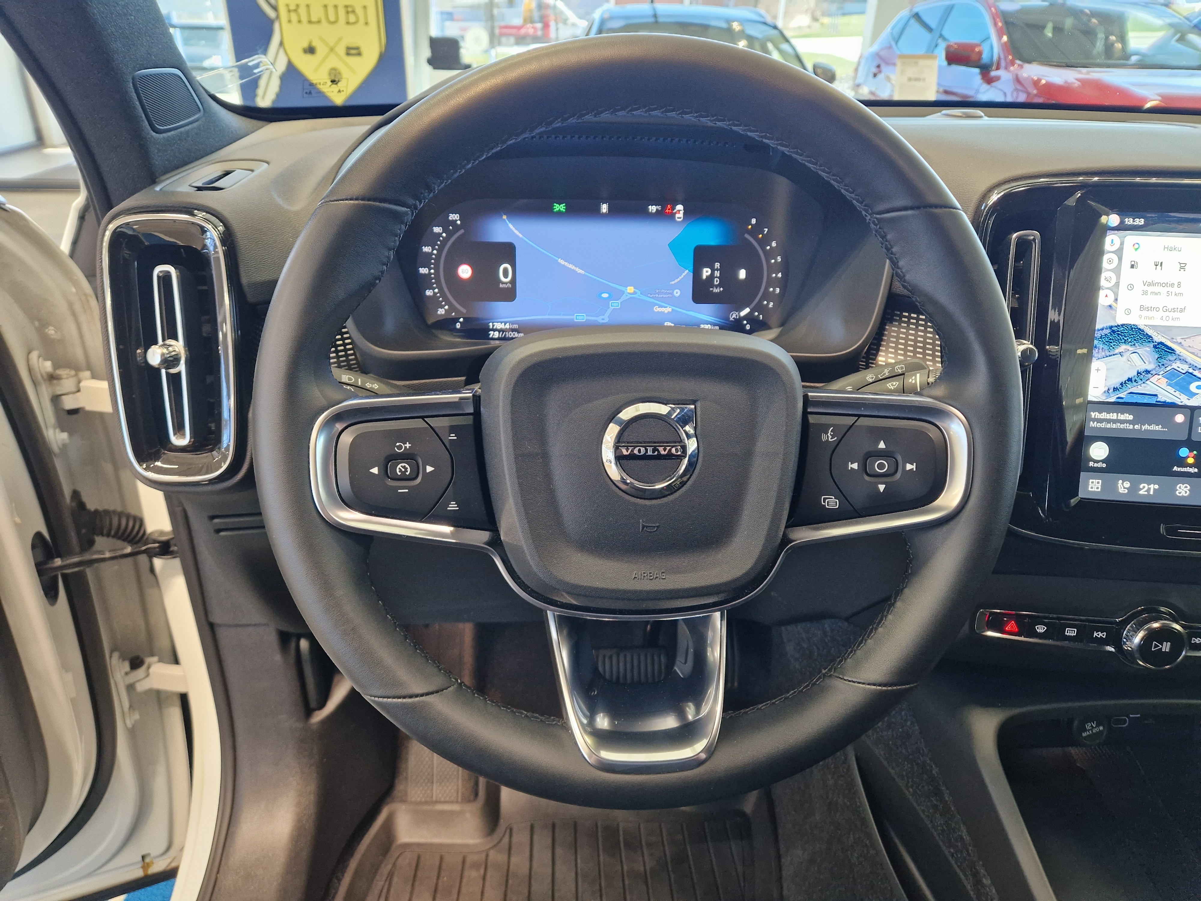 VOLVO XC40 2024