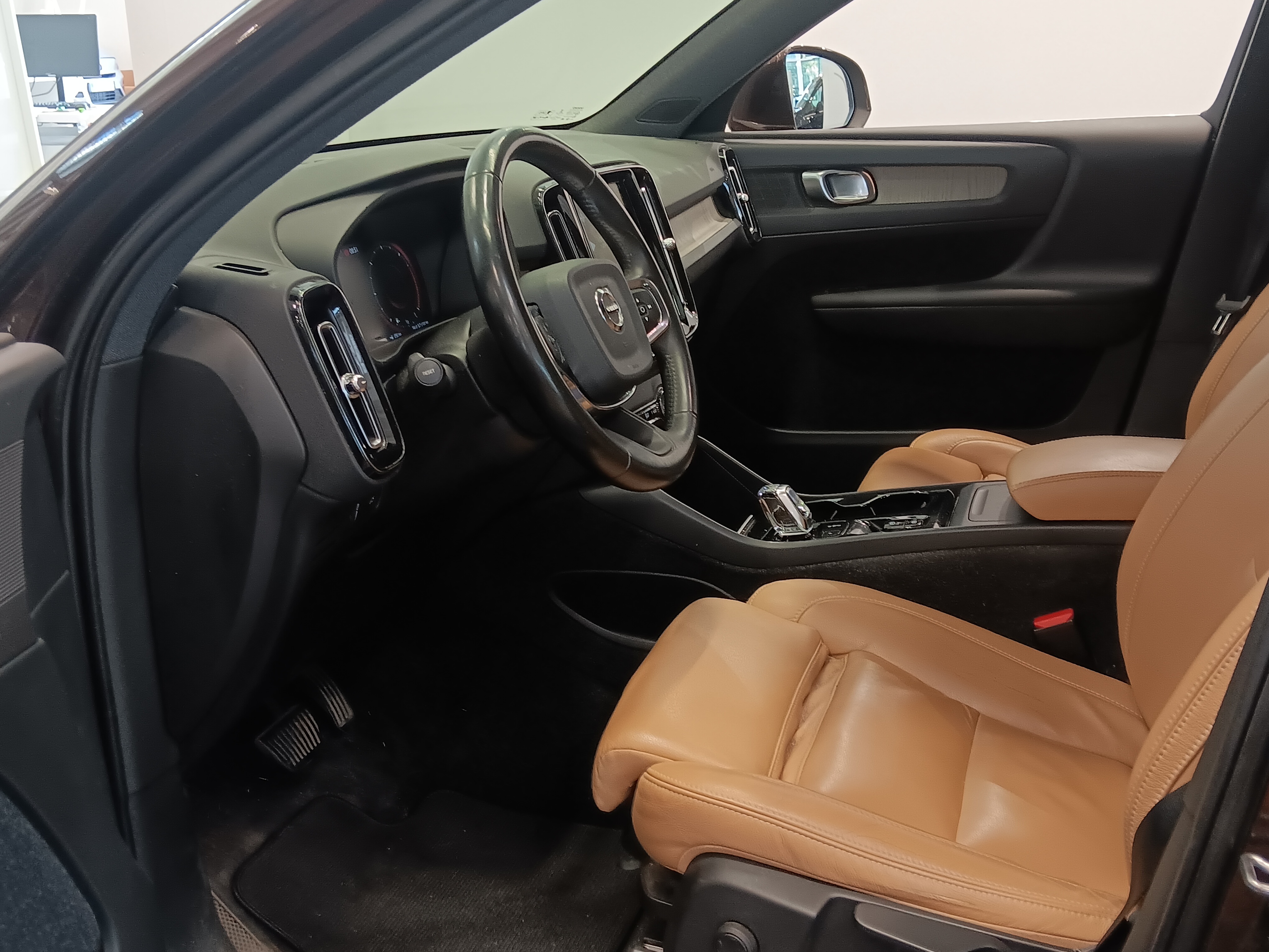 VOLVO XC40 2019
