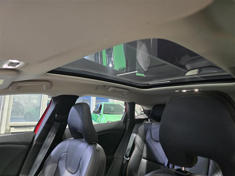 VOLVO V40 Cross Country 2016